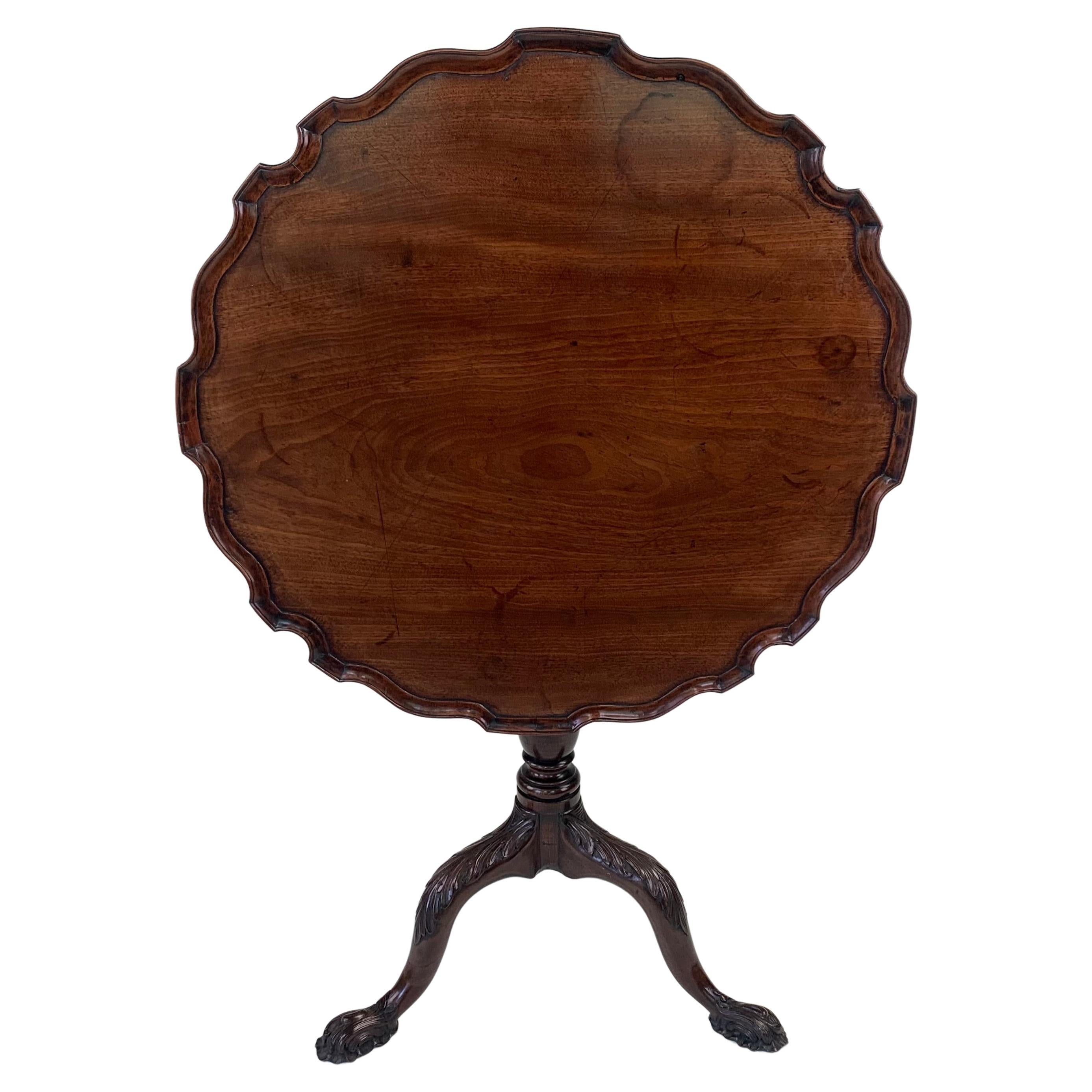 Georgian Mahogany Carved Tripod Table with Piecrust Top For Sale