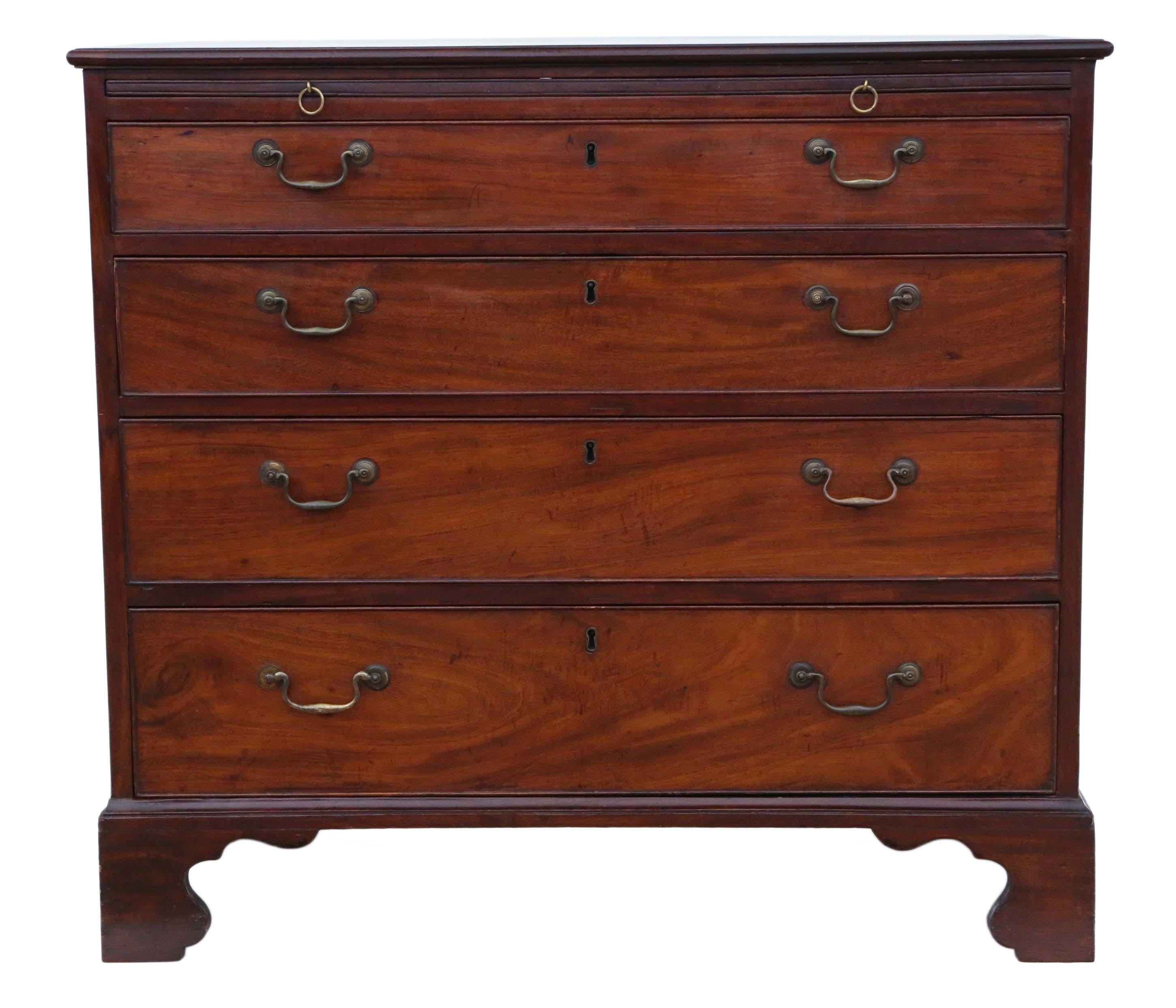 Georgian circa 1780 mahogany chest of drawers with brushing slide. A top quality chest of drawers that has been recently restored and re-polished to a high standard.
Solid and strong, with no loose joints. An absolutely charming rare find.
The oak