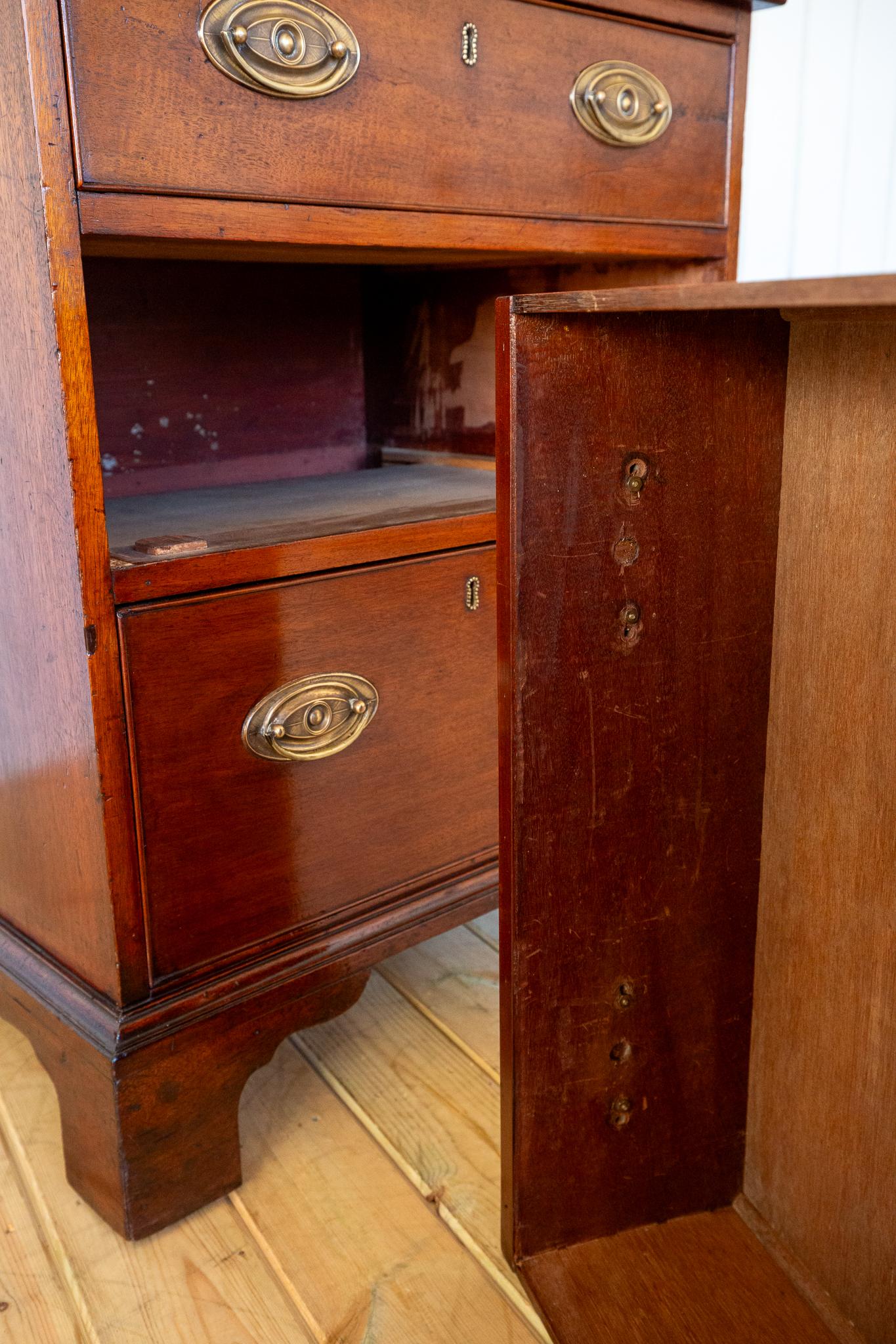 Cassettiera in mogano Georgian House Casa di campagna Piccolo ufficio da letto per scapoli e ammogliati in vendita 11