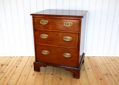 Georgian Mahogany Chest of Drawers Country House Small Bachelor’s Office Bedside