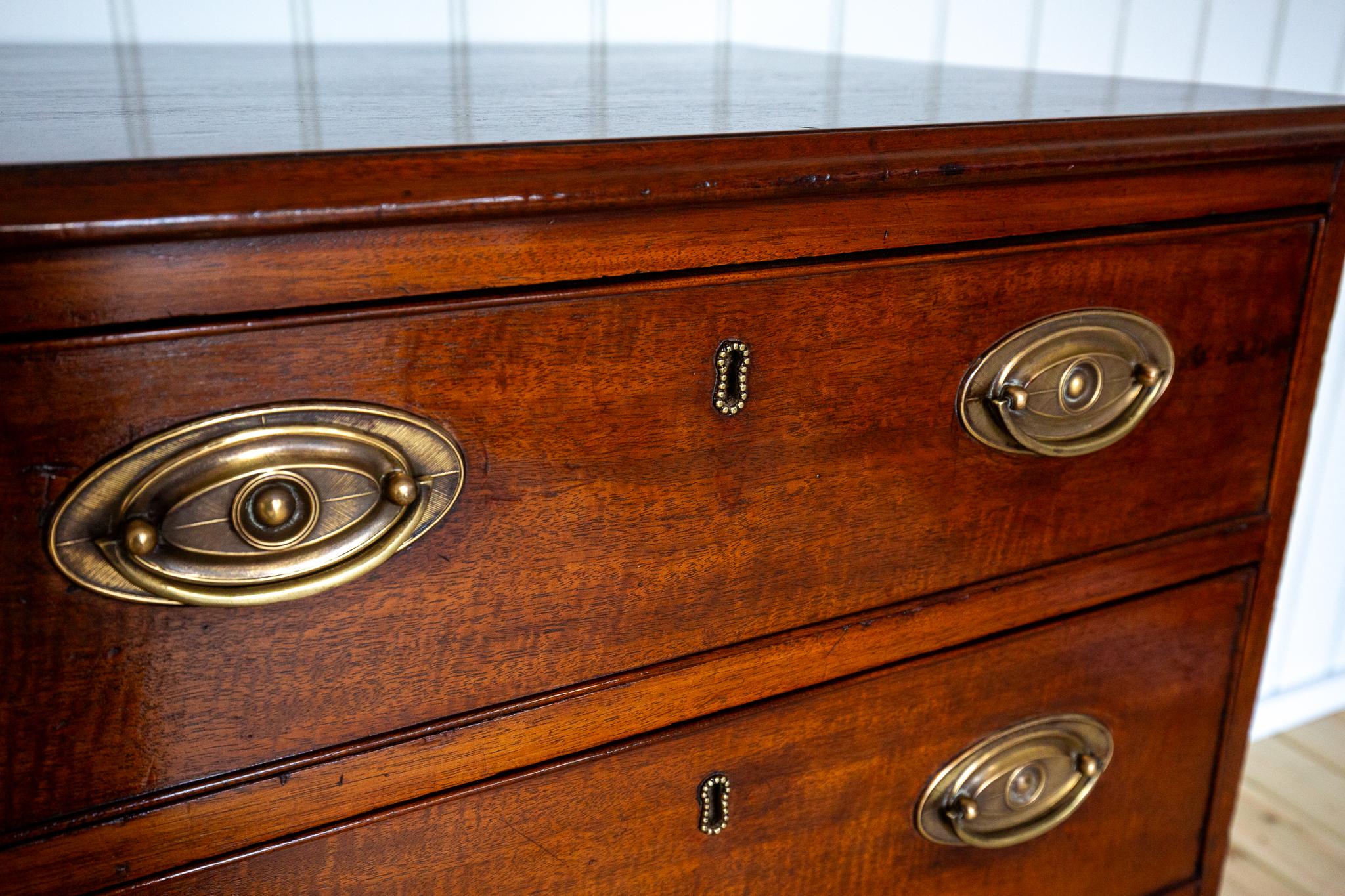 Cassettiera in mogano Georgian House Casa di campagna Piccolo ufficio da letto per scapoli e ammogliati in vendita 4