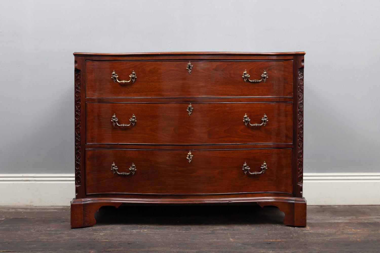 Chippendale Georgian Mahogany Chest of Drawers For Sale