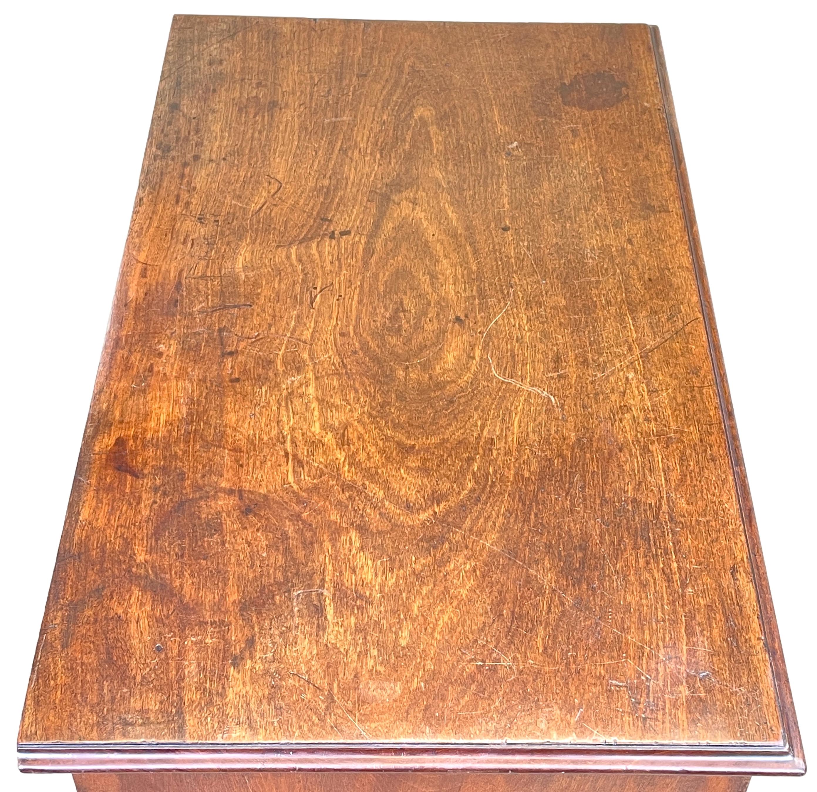 Chippendale Cassettone georgiano in mogano in vendita
