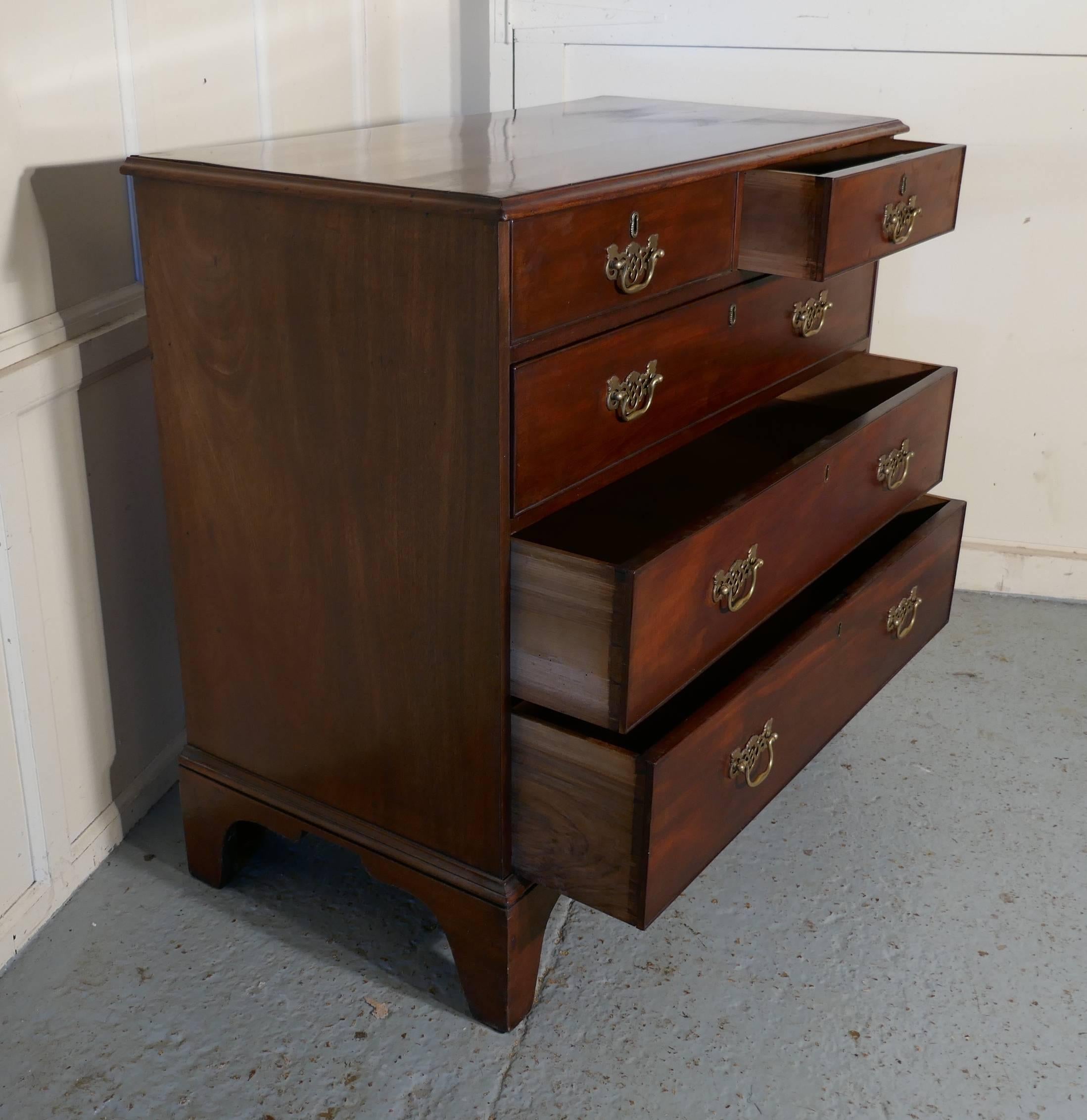 Georgian Mahogany Chest of Drawers In Good Condition In Chillerton, Isle of Wight