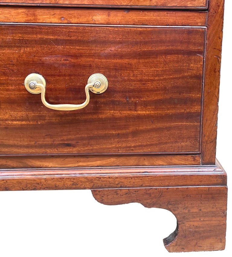 English Georgian Mahogany Chest of Drawers For Sale
