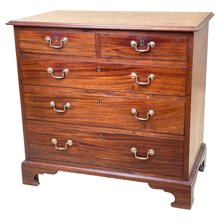 Georgian Mahogany Chest of Drawers For Sale