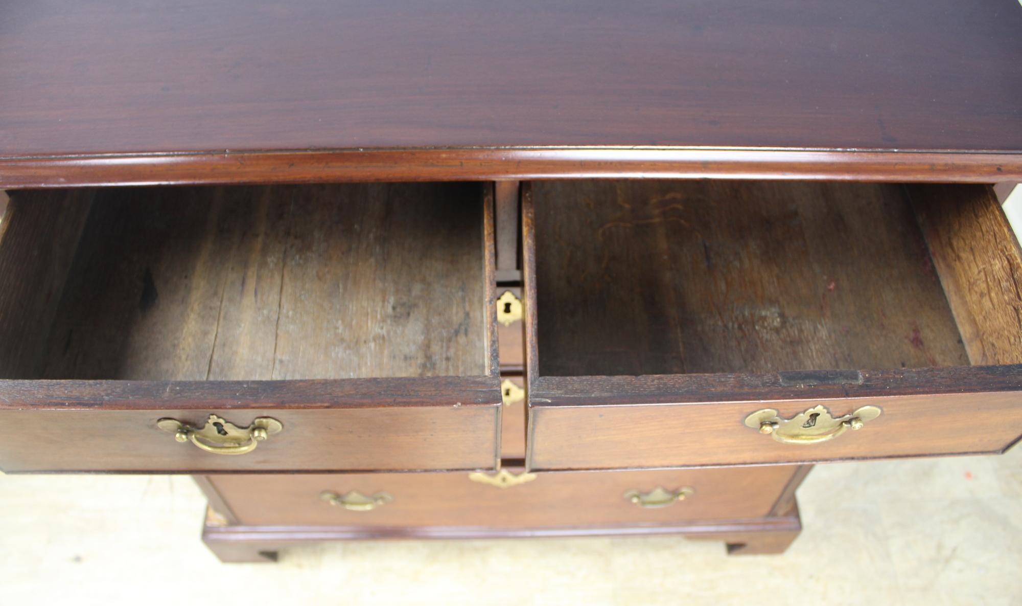 Georgian Mahogany Chest of Drawers, Quarter Columns and Brass Capitals 5