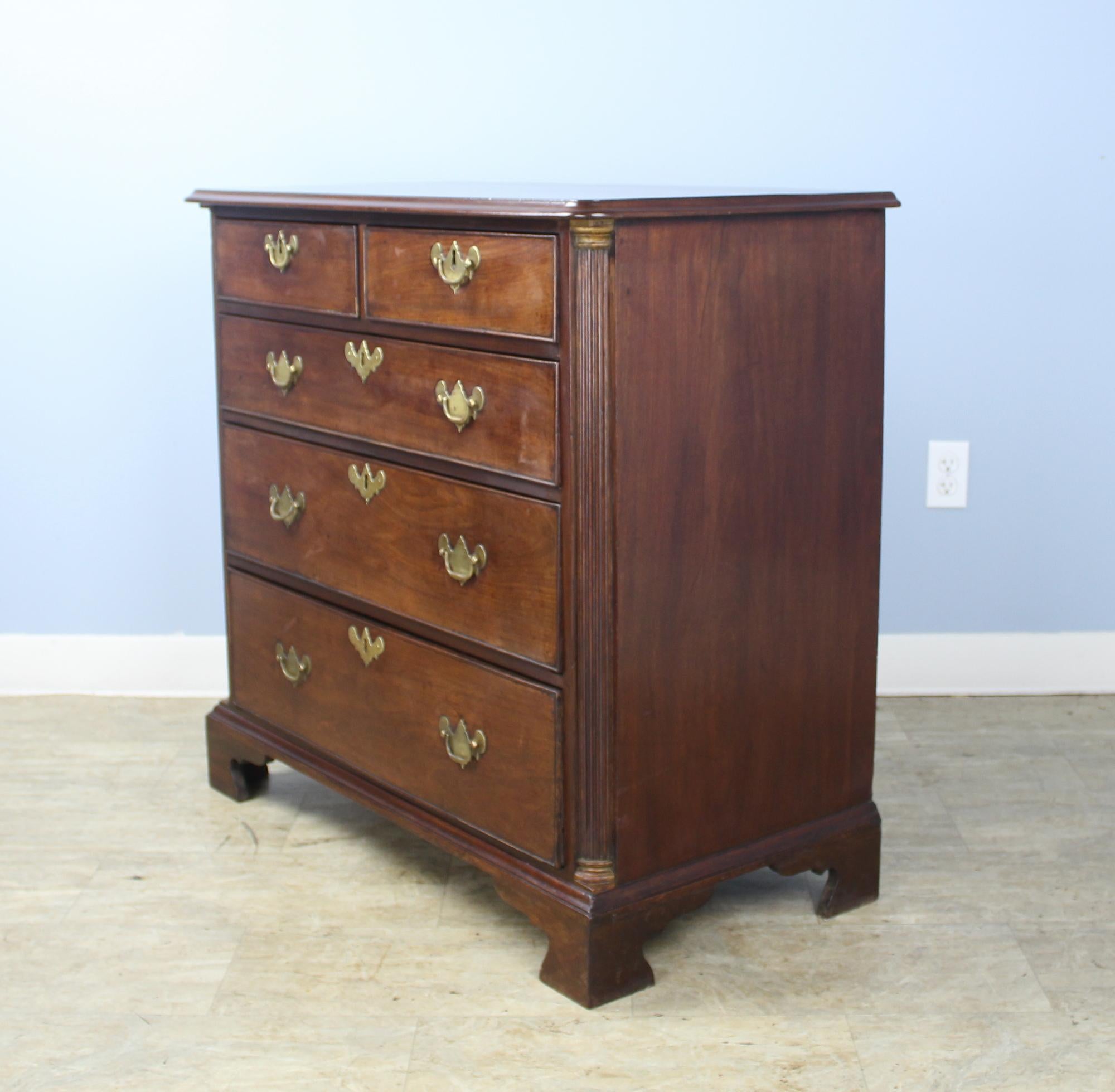 Georgian Mahogany Chest of Drawers, Quarter Columns and Brass Capitals In Good Condition In Port Chester, NY