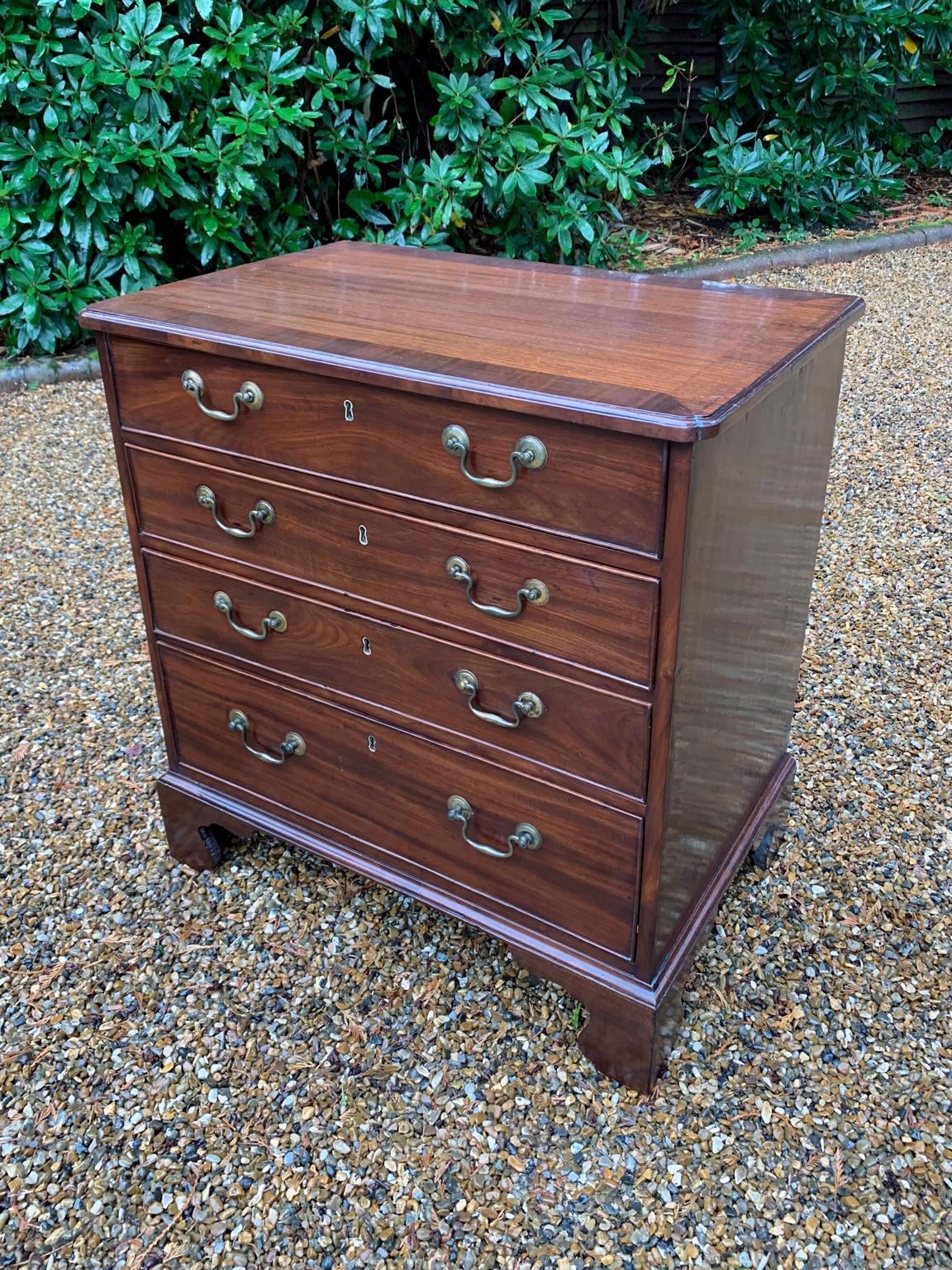 Hand-Crafted Georgian Mahogany Chest of Drawers with Brass Swan Neck Handles For Sale
