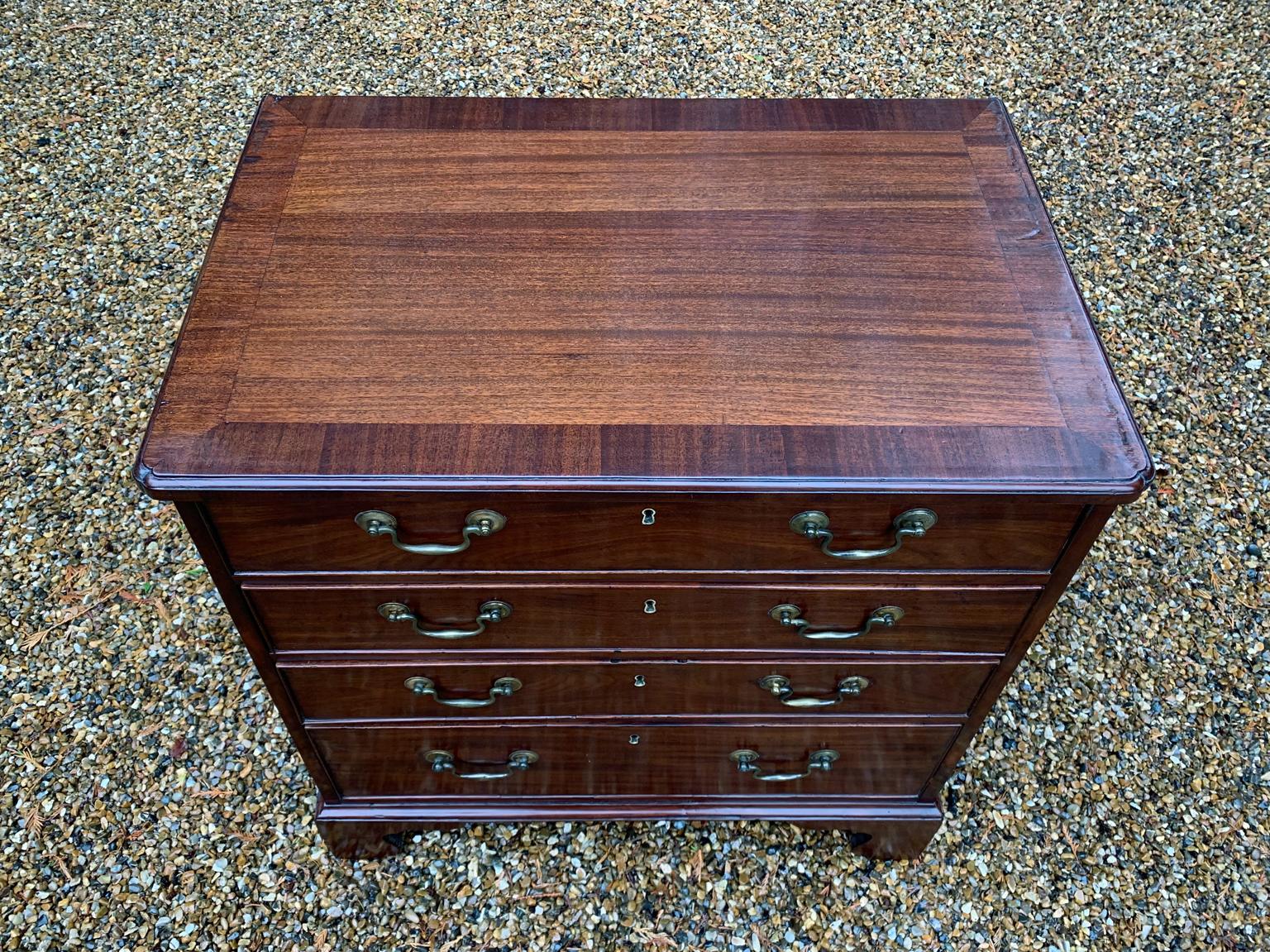 19th Century Georgian Mahogany Chest of Drawers with Brass Swan Neck Handles For Sale
