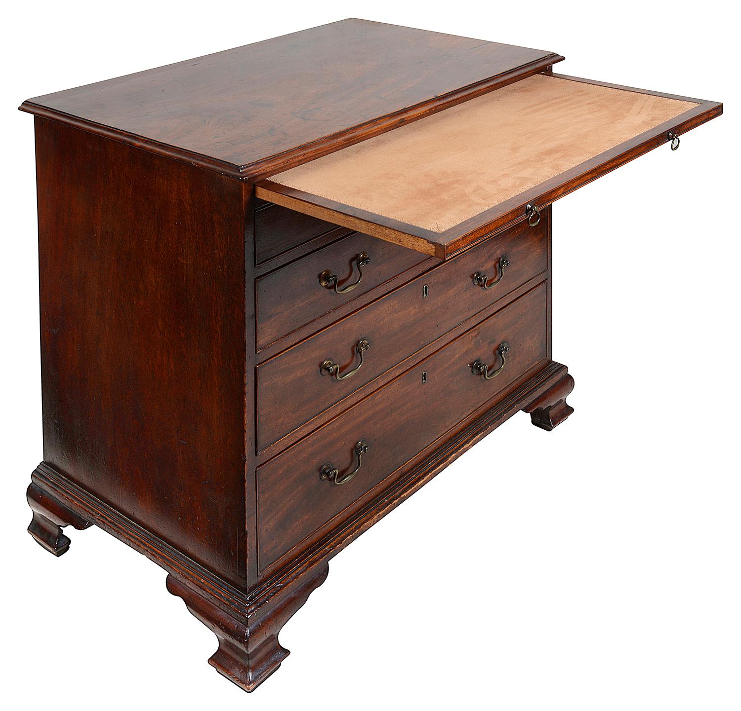 English Georgian Mahogany Chest of Drawers with Slide, circa 1800