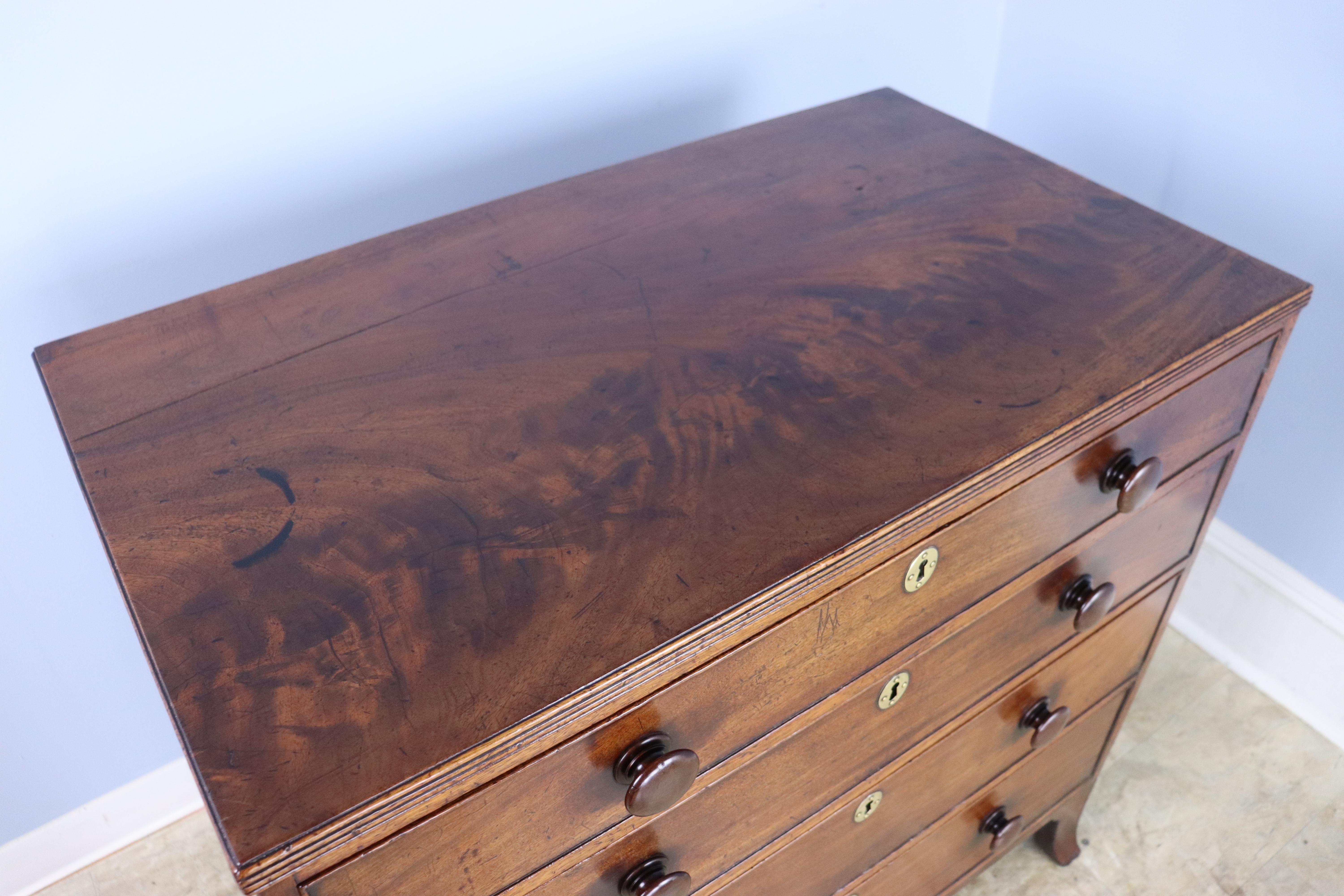 Georgian Mahogany Chest of Drawers with Splayed Feet 3