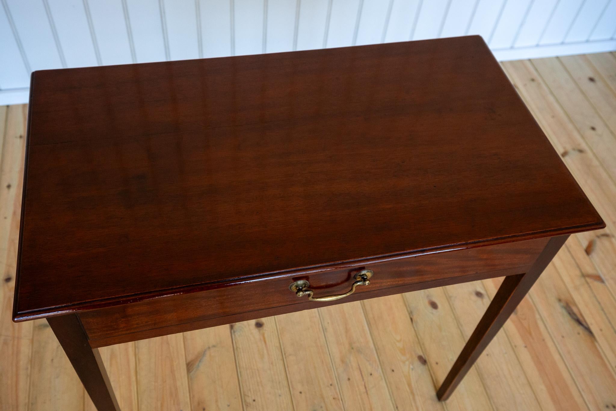 Table d'appoint à console en acajou Georgian Antique Country House Début du 19ème siècle Bon état - En vente à London, GB