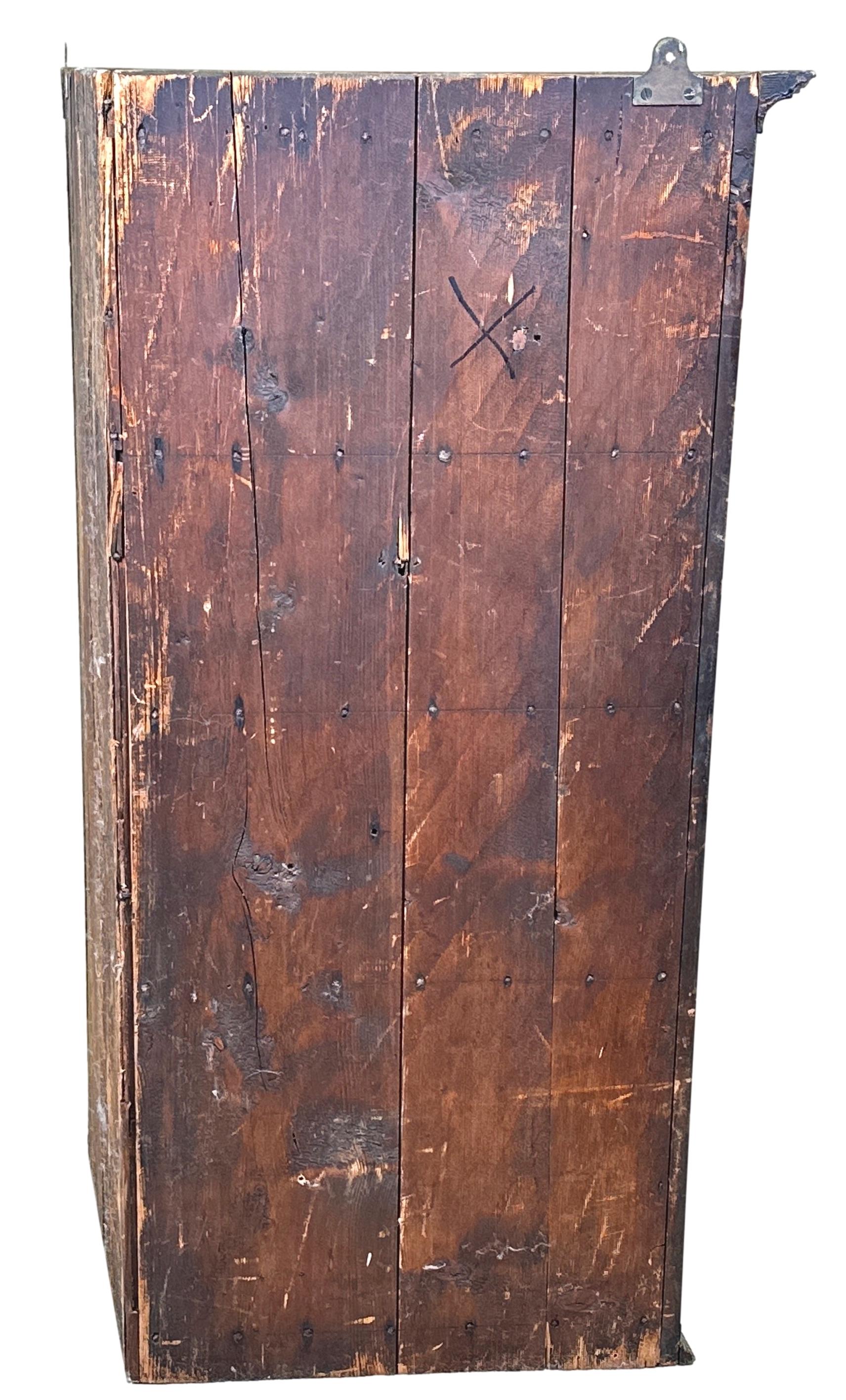 Georgian Mahogany Corner Cabinet For Sale 1