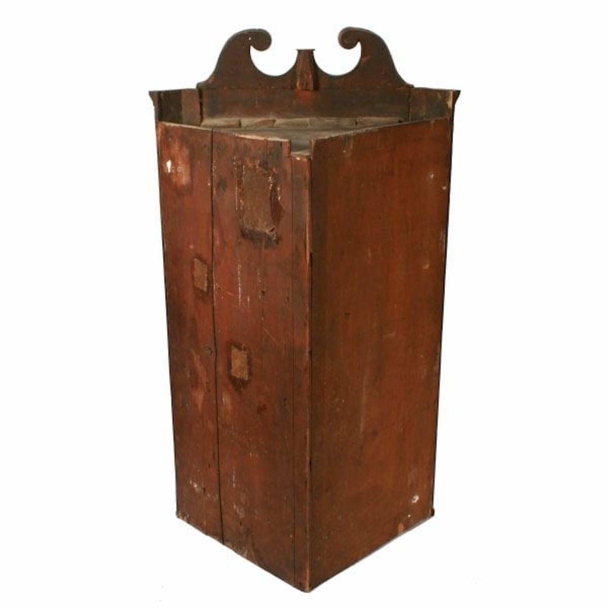 18th Century and Earlier Georgian Mahogany Corner Cabinet, Late 18th Century  For Sale