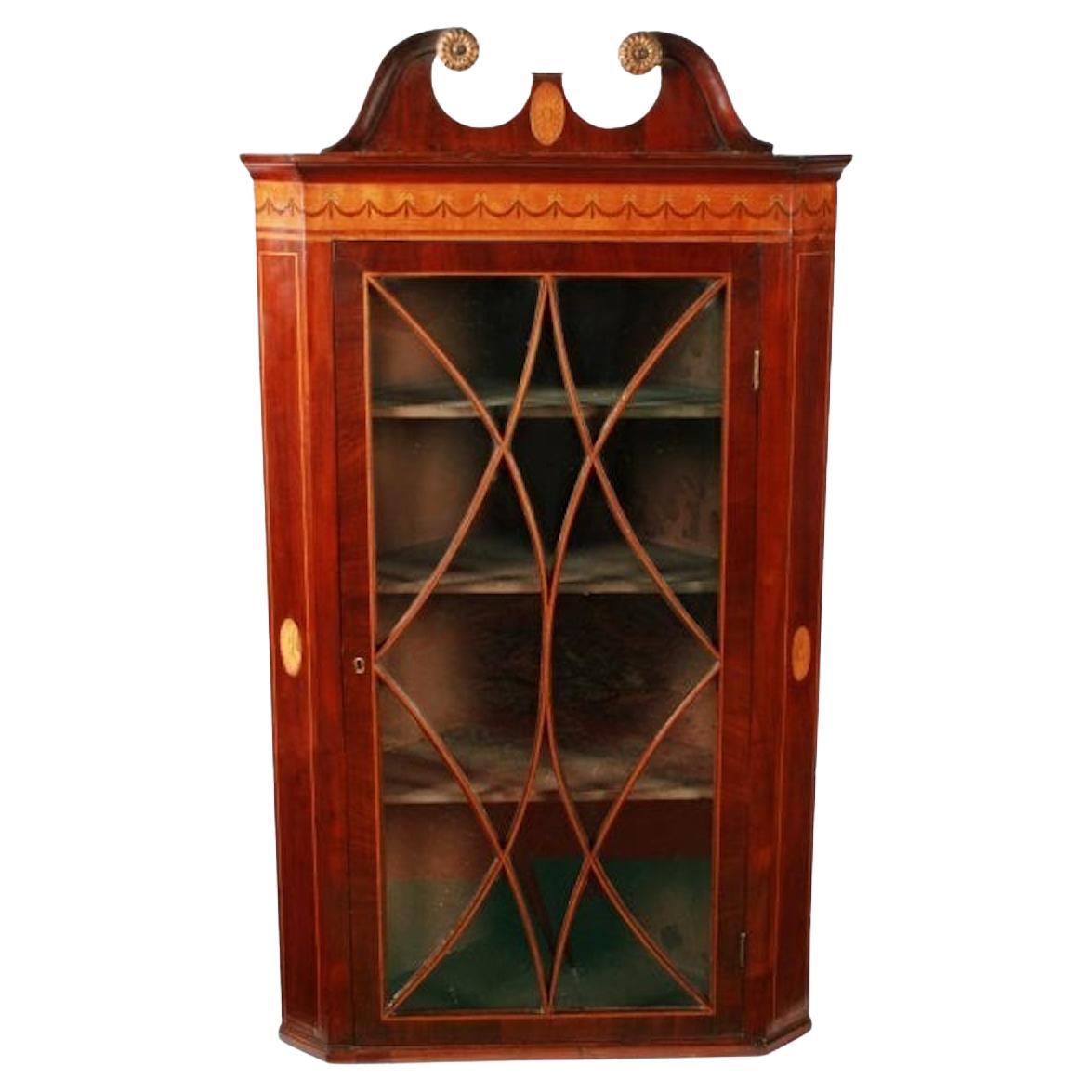 Georgian Mahogany Corner Cabinet, Late 18th Century 