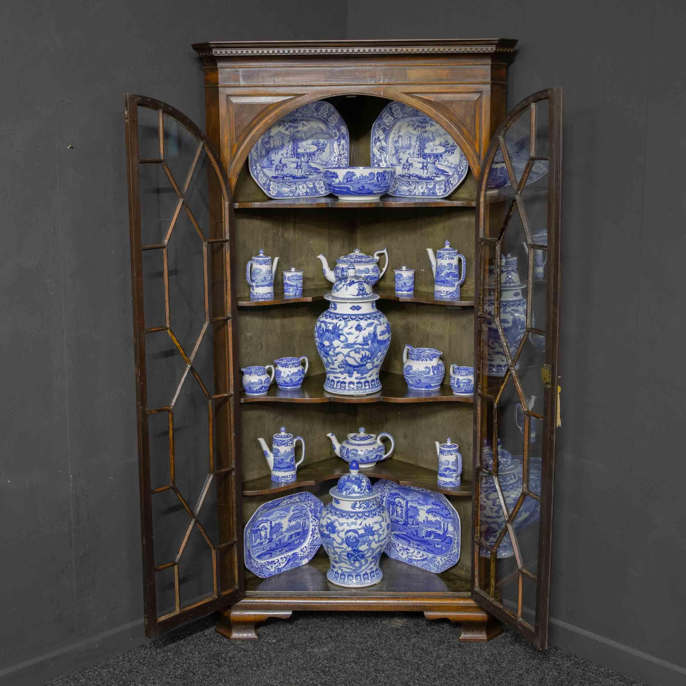 18th Century Georgian Mahogany Corner Cupboard For Sale