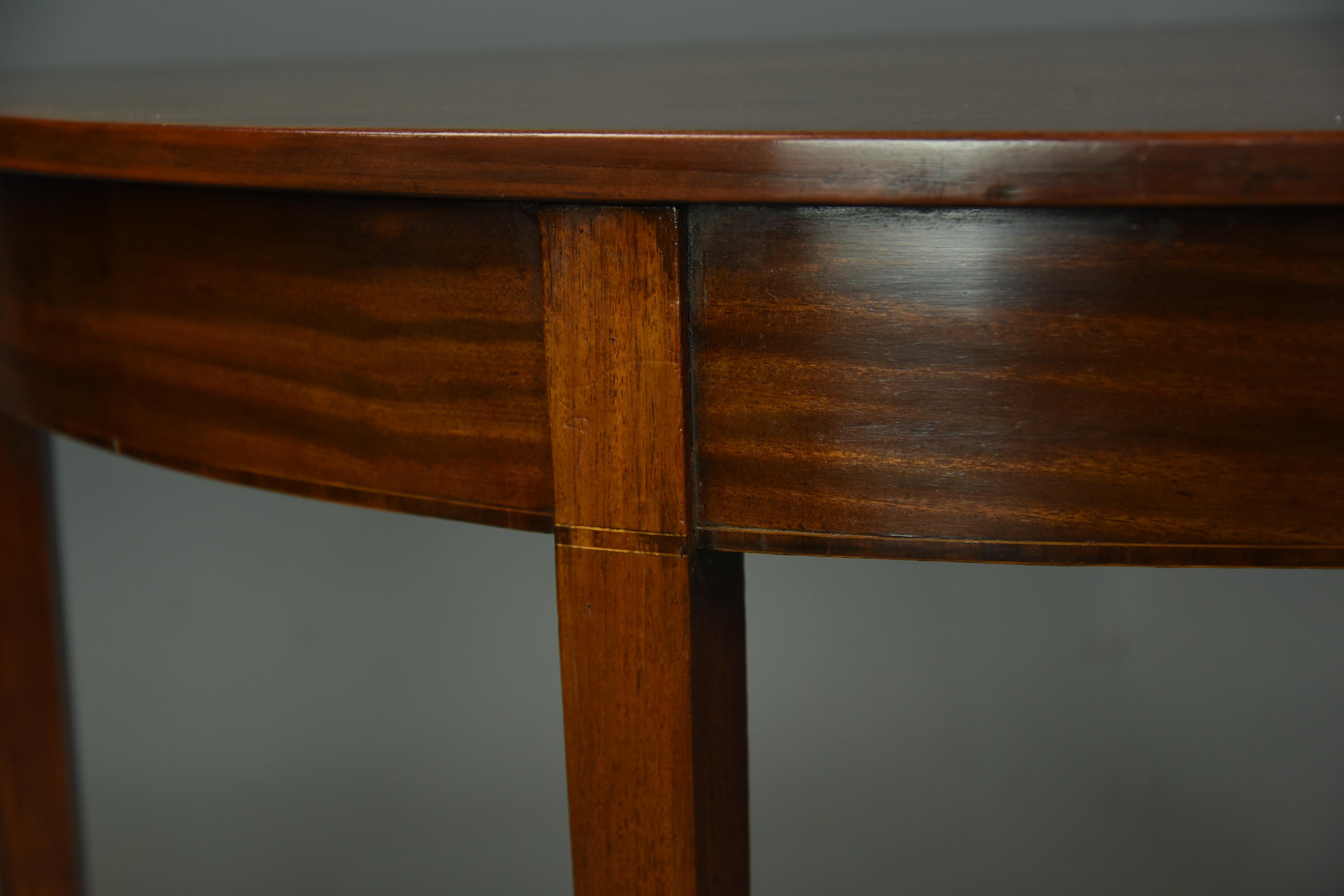 Georgian Mahogany Demi Lune Console Tables, circa 1790 In Good Condition In Chelmsford, GB
