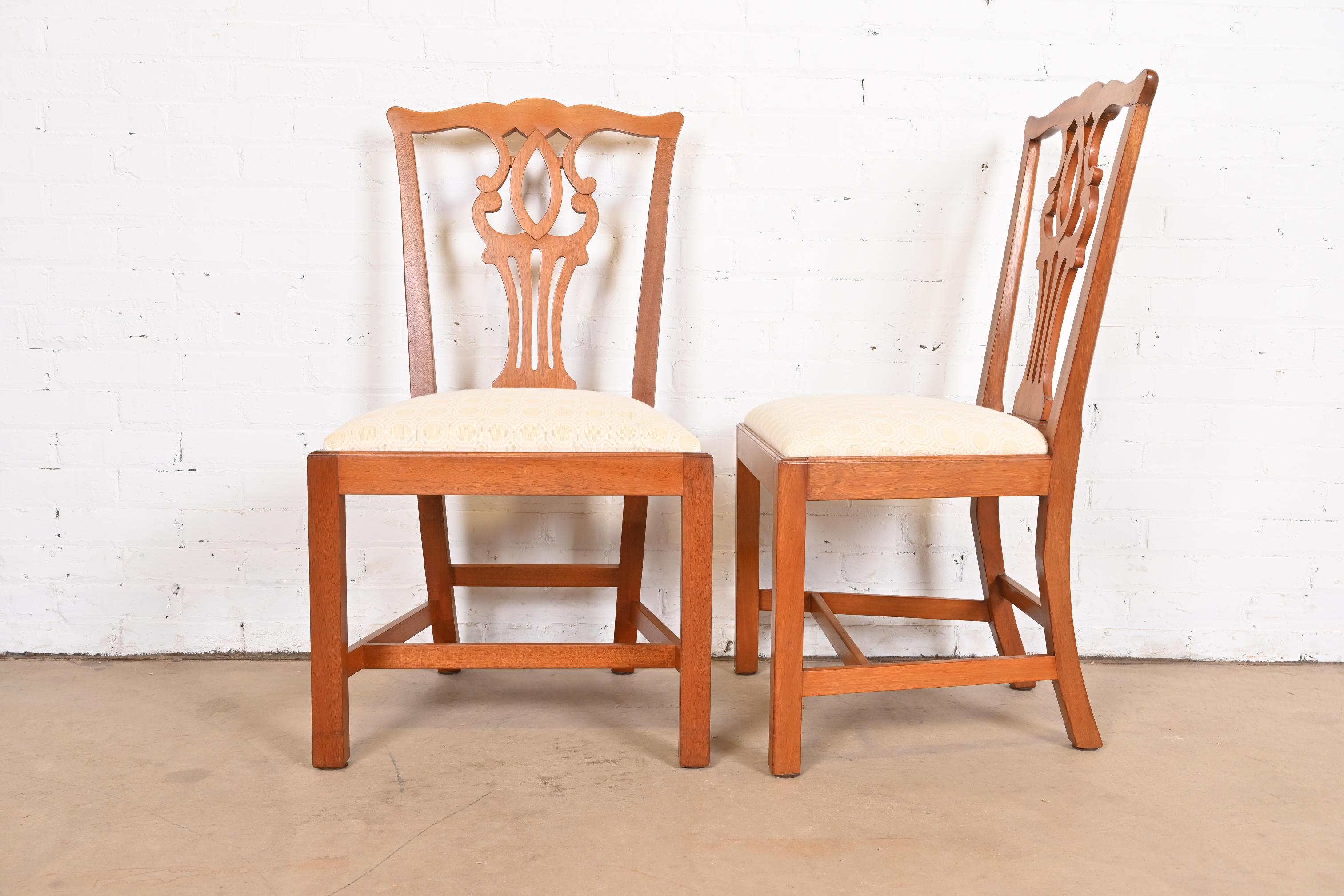 Georgian Mahogany Dining Chairs in the Manner of Baker Furniture, Set of Ten For Sale 1