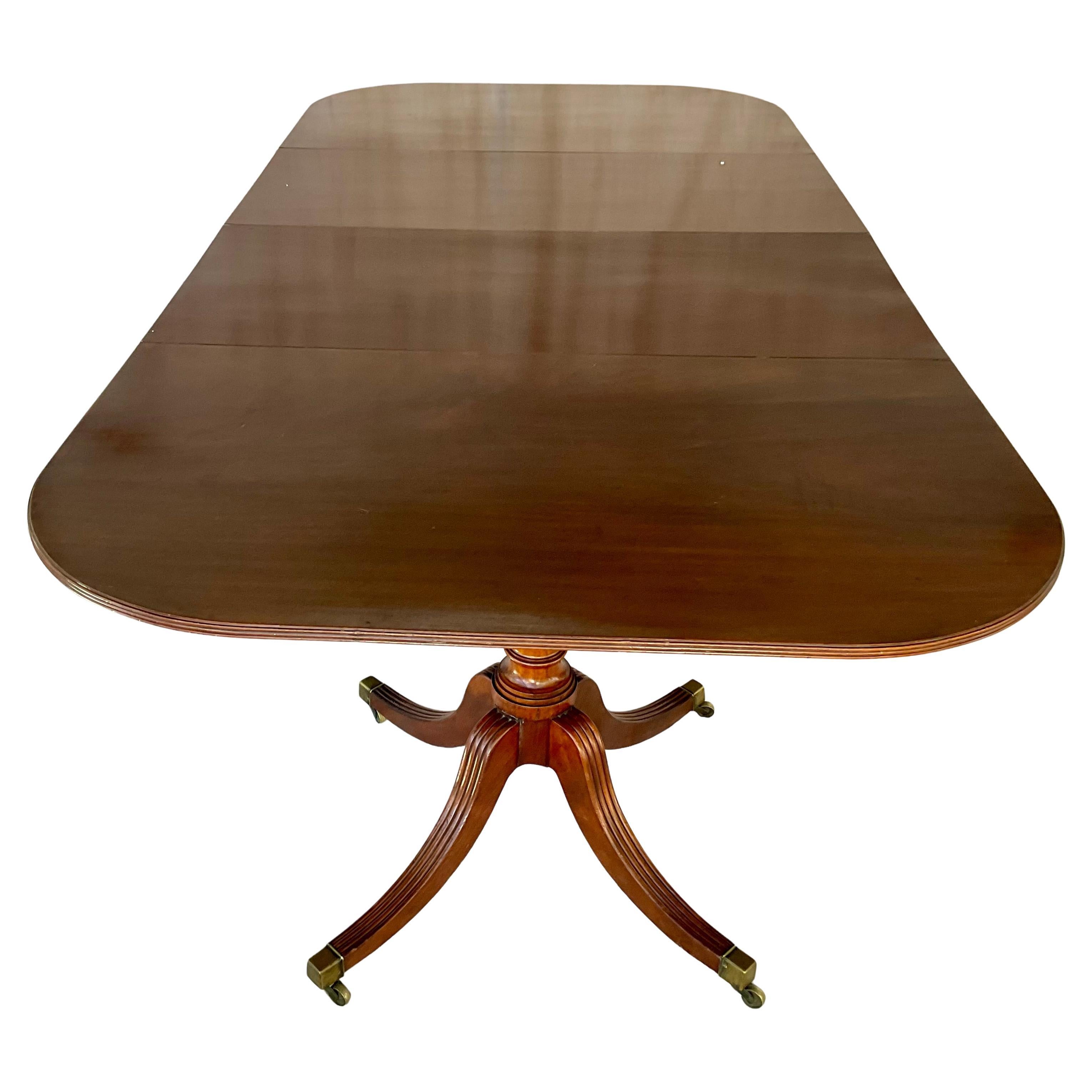 Table de salle à manger géorgienne en acajou 19ème siècle en vente 3