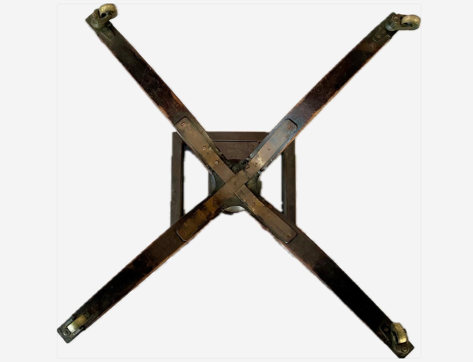 Table de salle à manger géorgienne en acajou 19ème siècle en vente 8