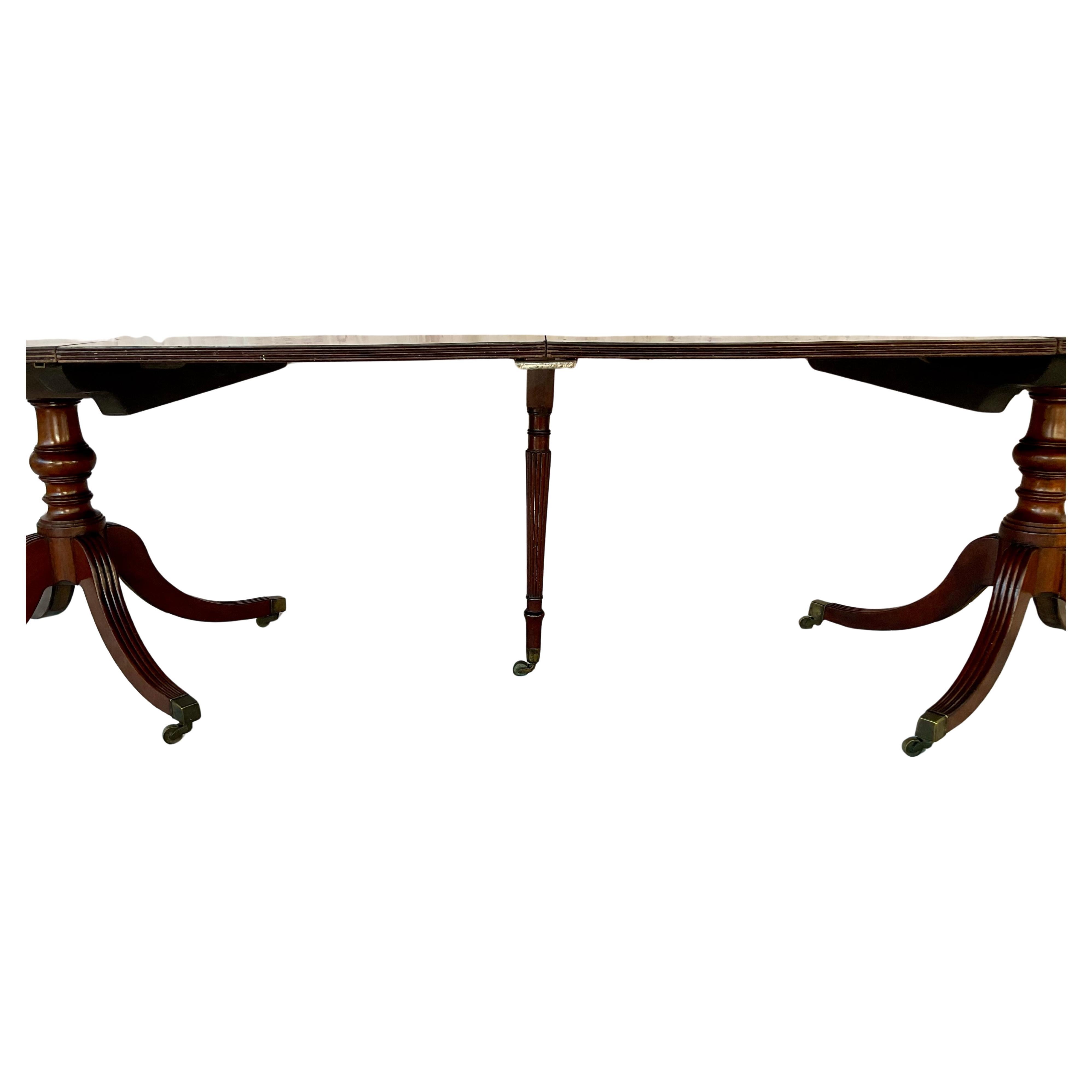 Acajou Table de salle à manger géorgienne en acajou 19ème siècle en vente