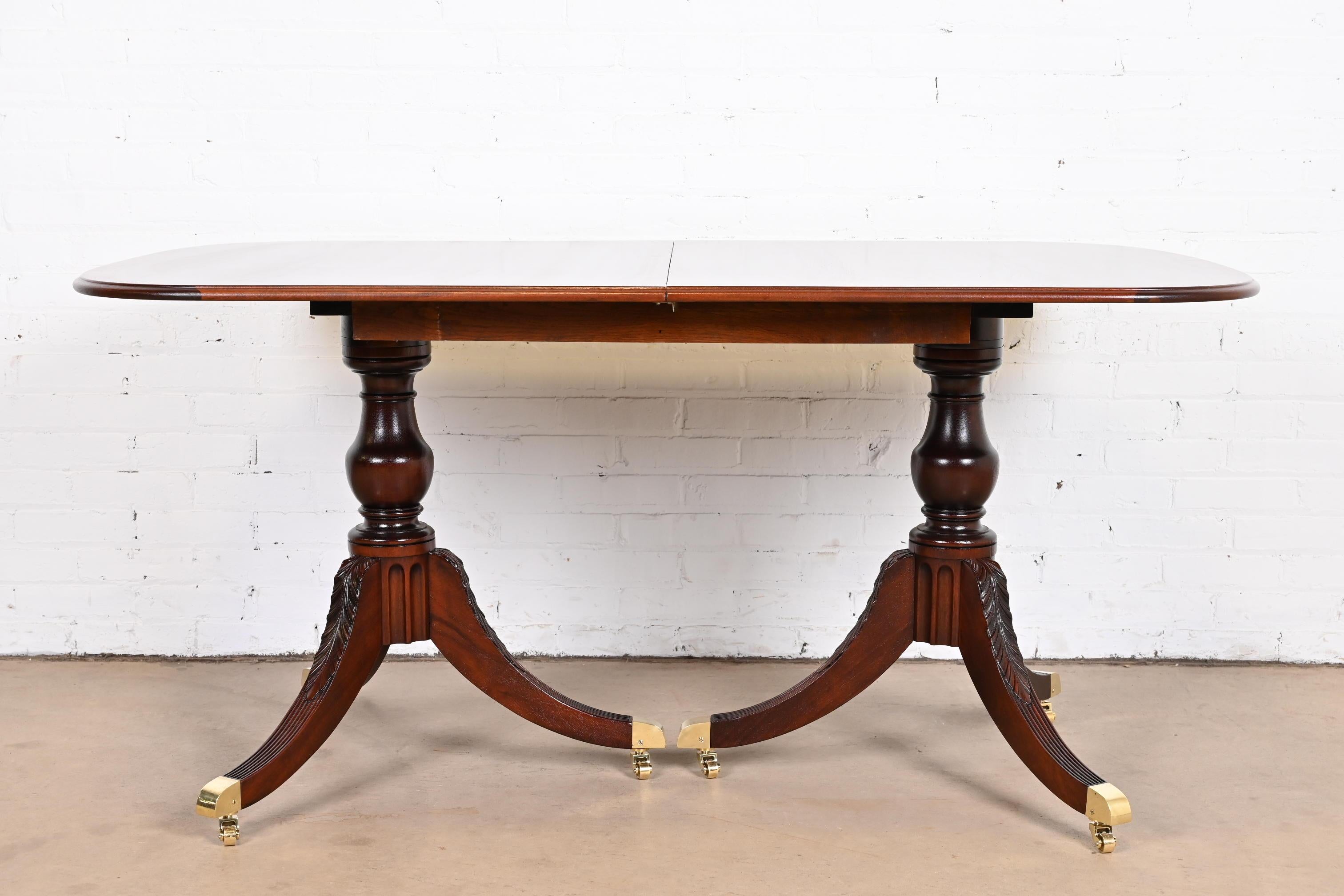 Georgian Mahogany Double Pedestal Dining Table in the Manner of Baker Furniture 4