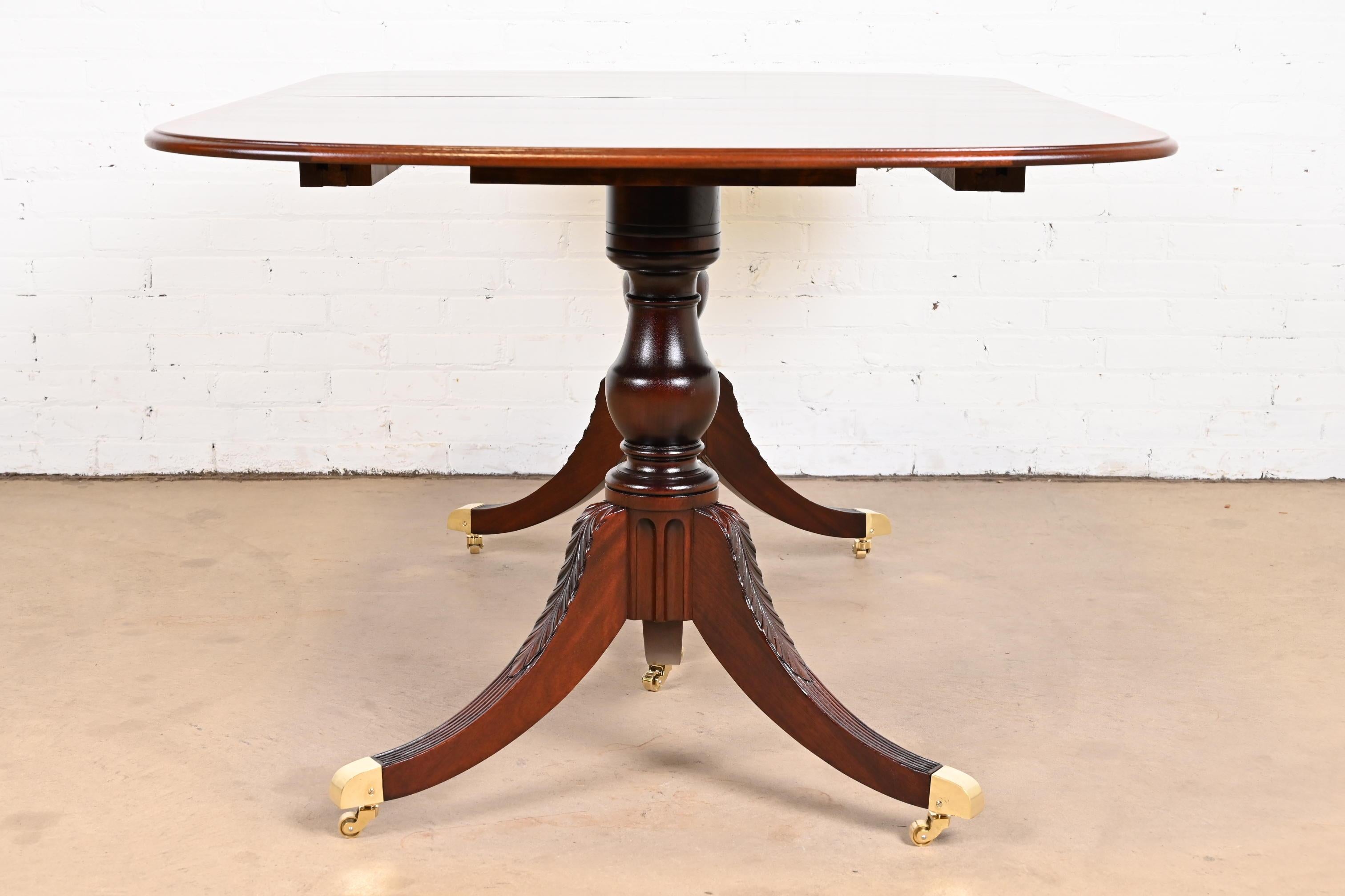 Georgian Mahogany Double Pedestal Dining Table in the Manner of Baker Furniture 9