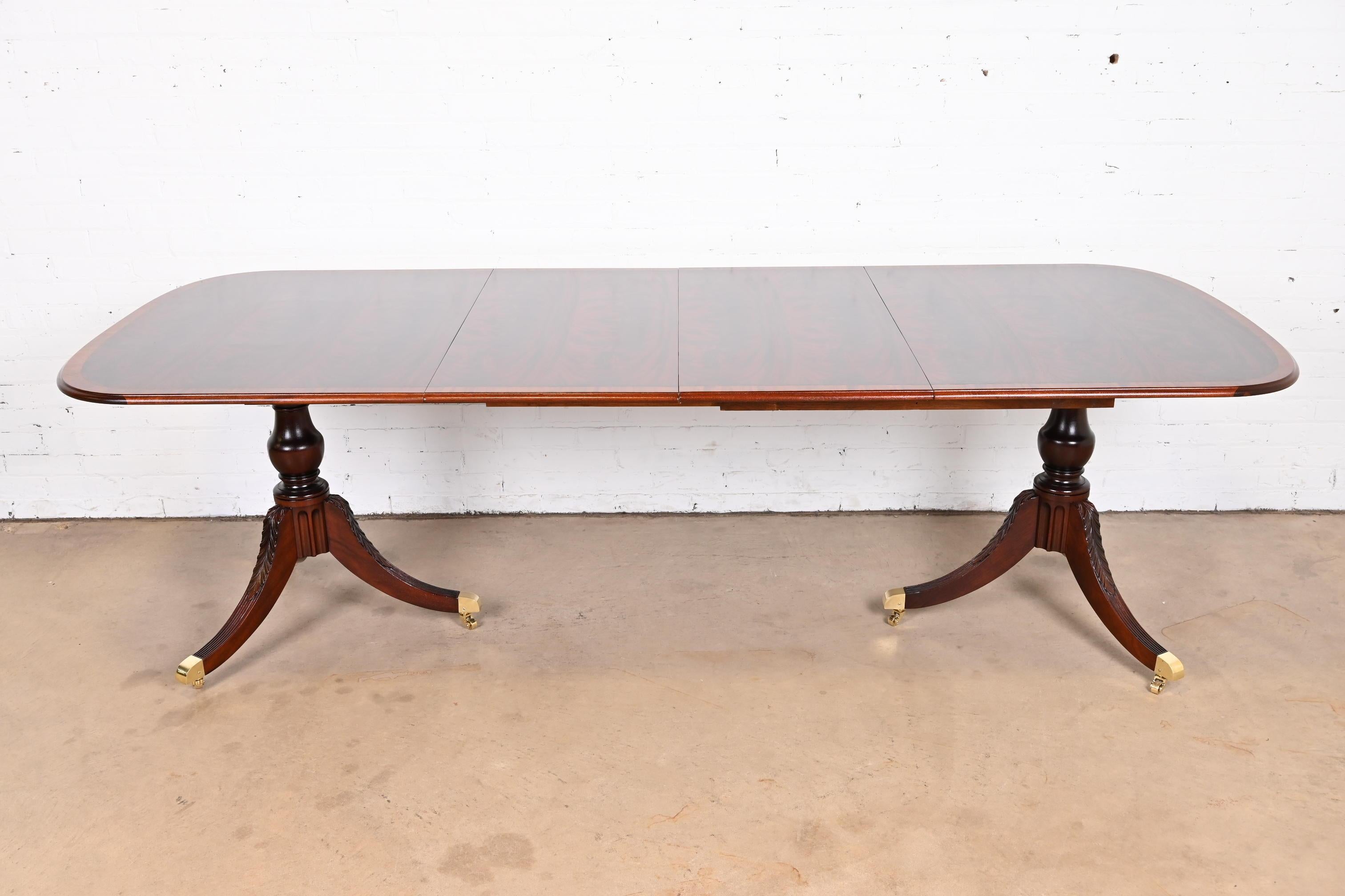 American Georgian Mahogany Double Pedestal Dining Table in the Manner of Baker Furniture