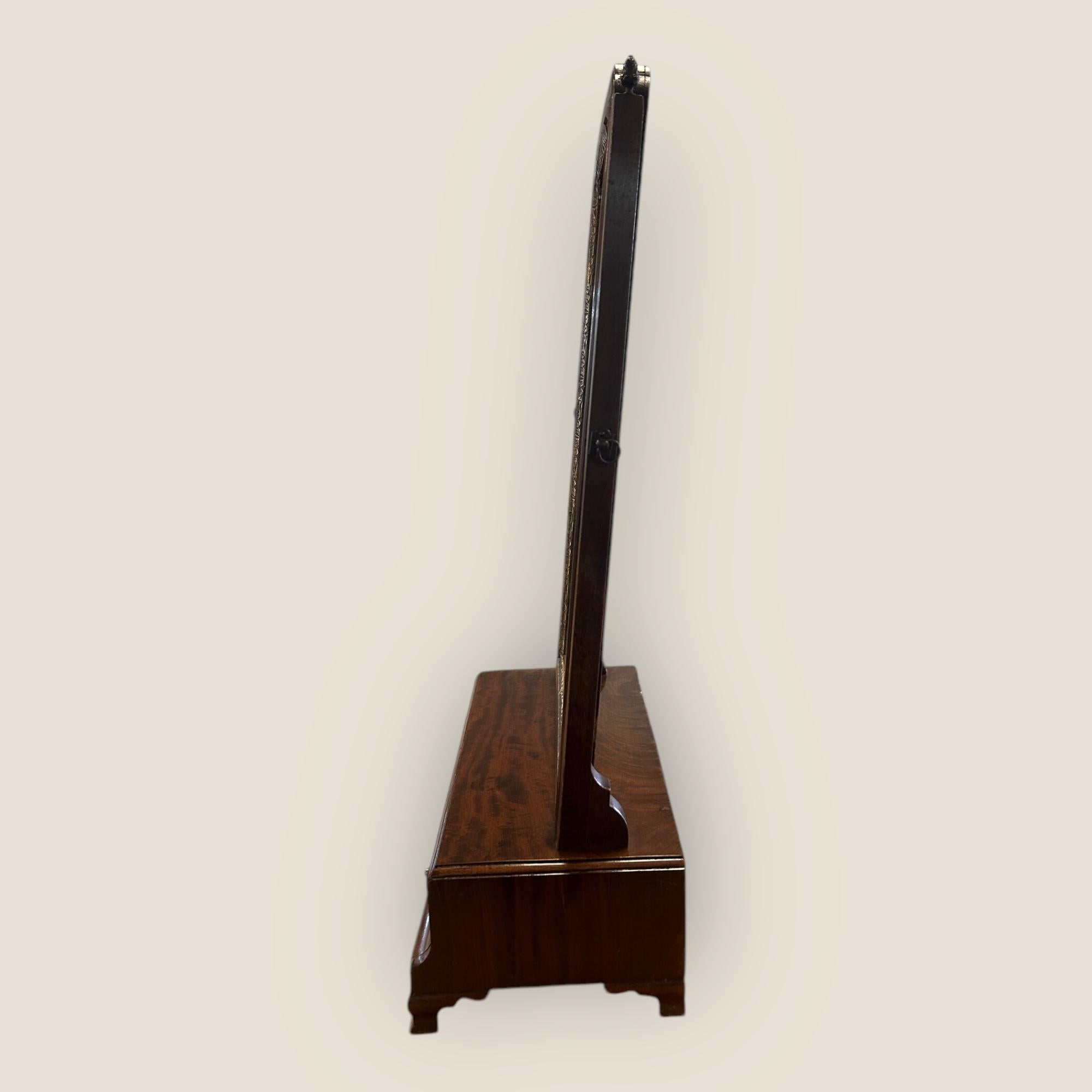 British Georgian Mahogany Dressing Table Mirror For Sale