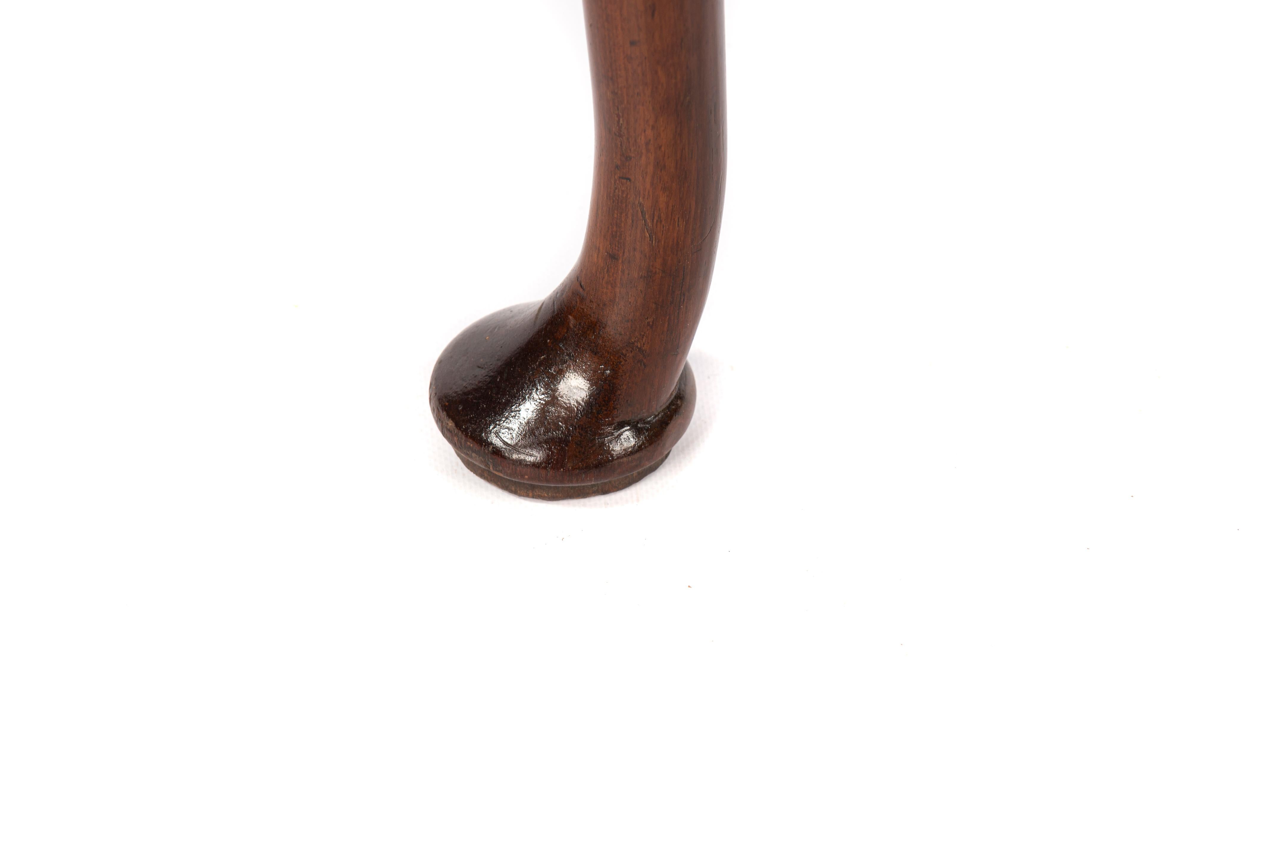 Georgian Mahogany Drop-Leaf Folding Table with Tapering Legs and Pad Feet For Sale 9