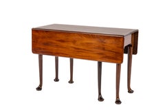 Georgian Mahogany Drop-Leaf Folding Table with Tapering Legs and Pad Feet