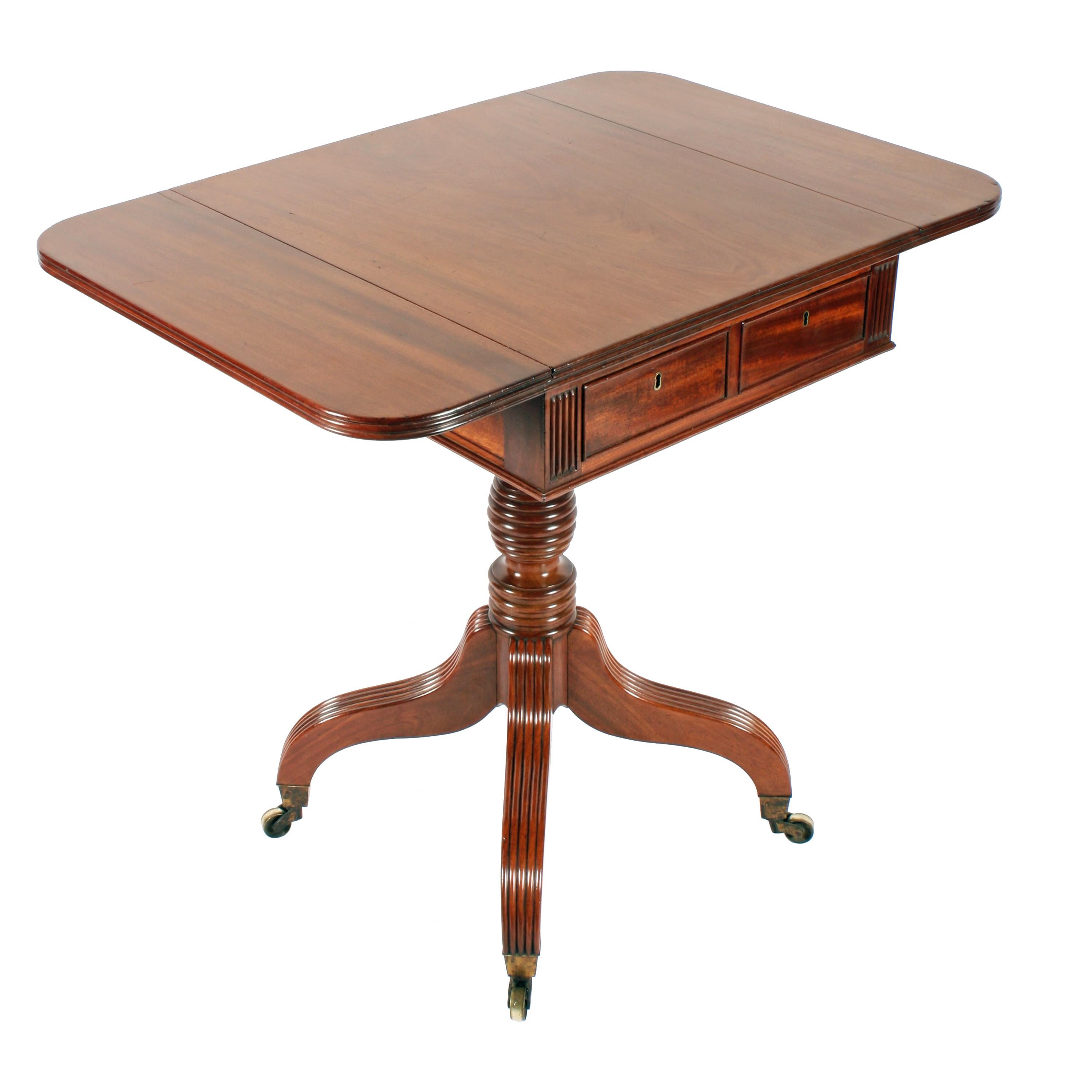 Georgian Mahogany Drop-Leaf Table In Good Condition For Sale In Newcastle Upon Tyne, GB