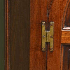 Georgian Mahogany Floor Standing Corner Cupboard