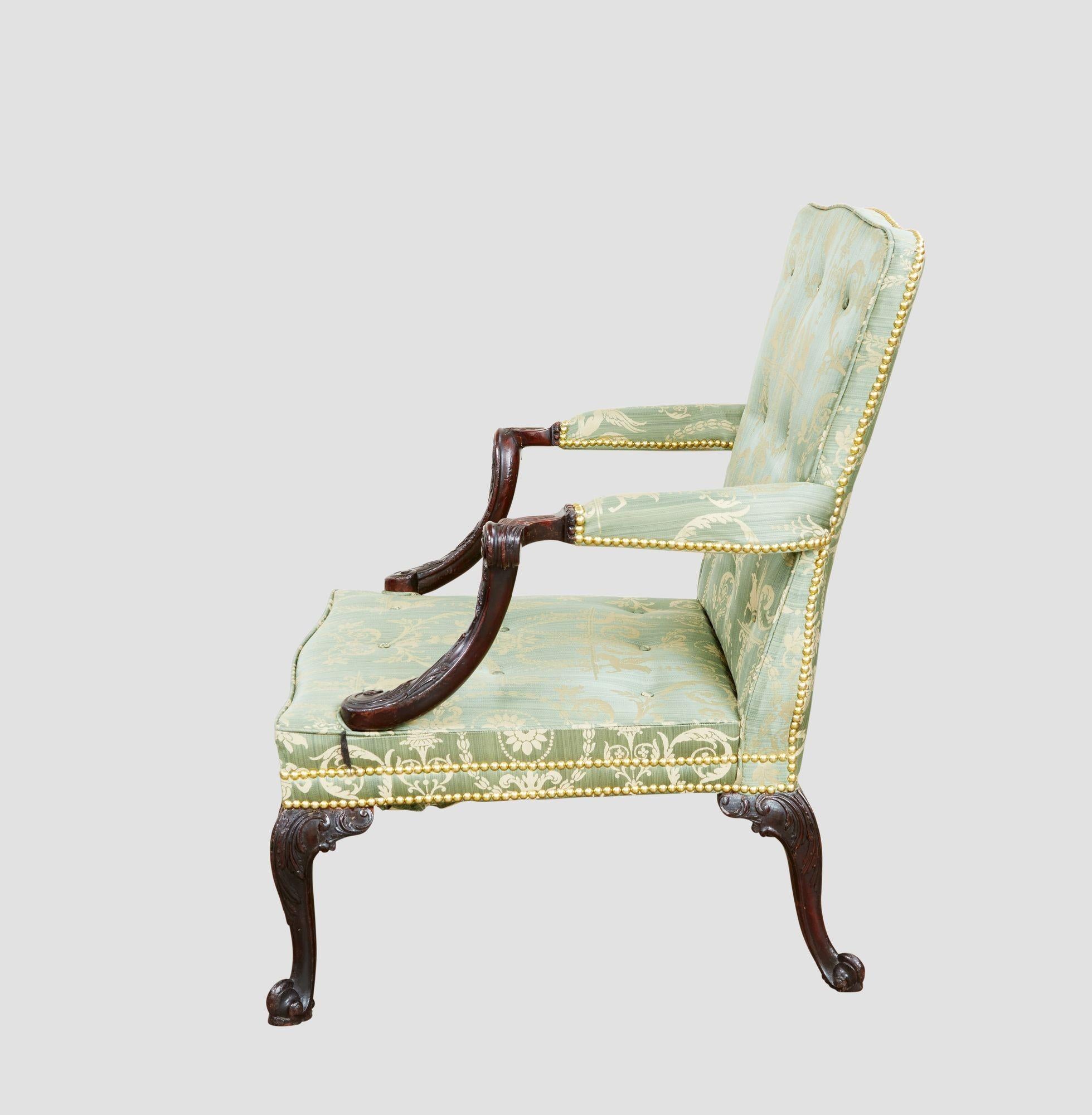 Anglais Fauteuil géorgien Gainsborough ouvert en acajou attr. John Cobb en vente