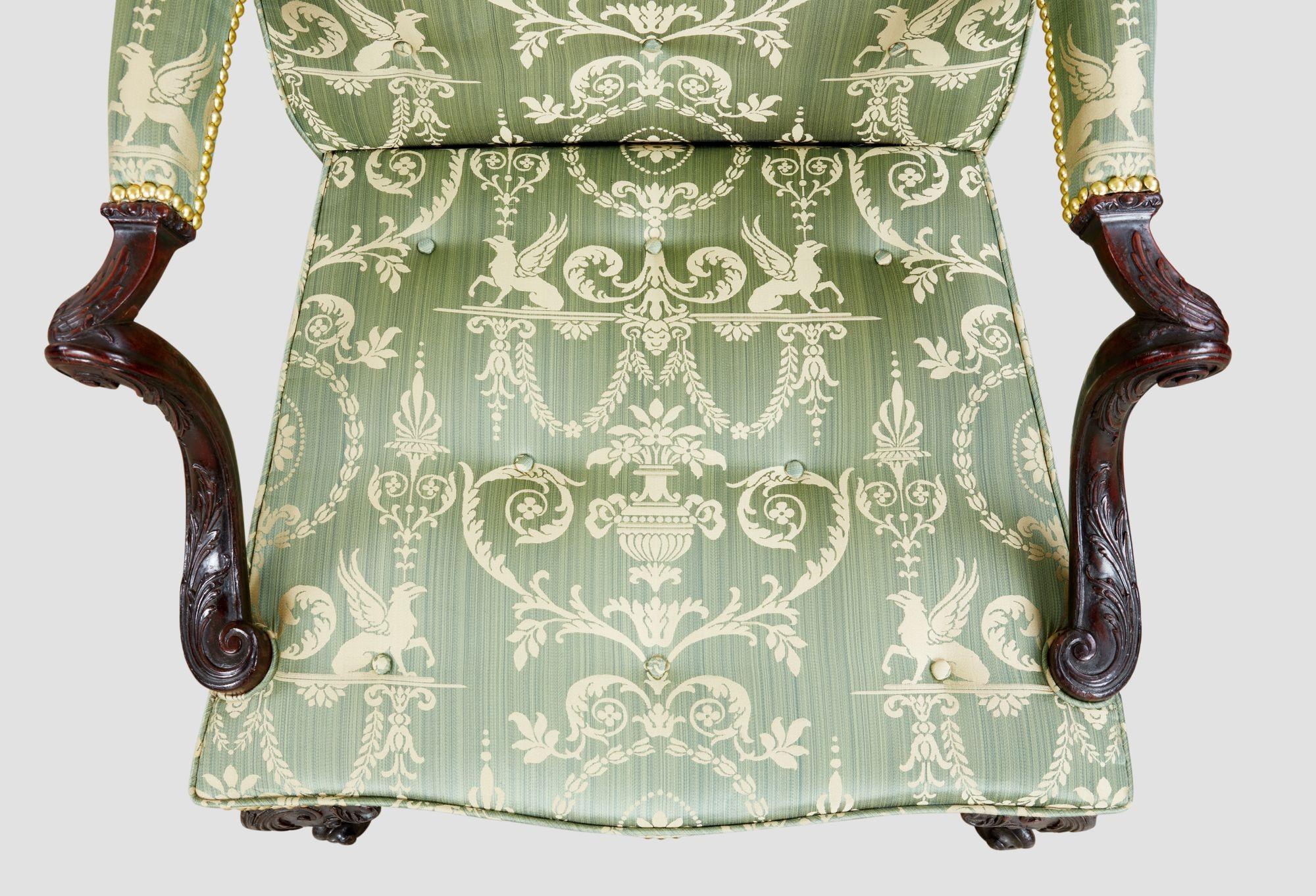 XVIIIe siècle Fauteuil géorgien Gainsborough ouvert en acajou attr. John Cobb en vente