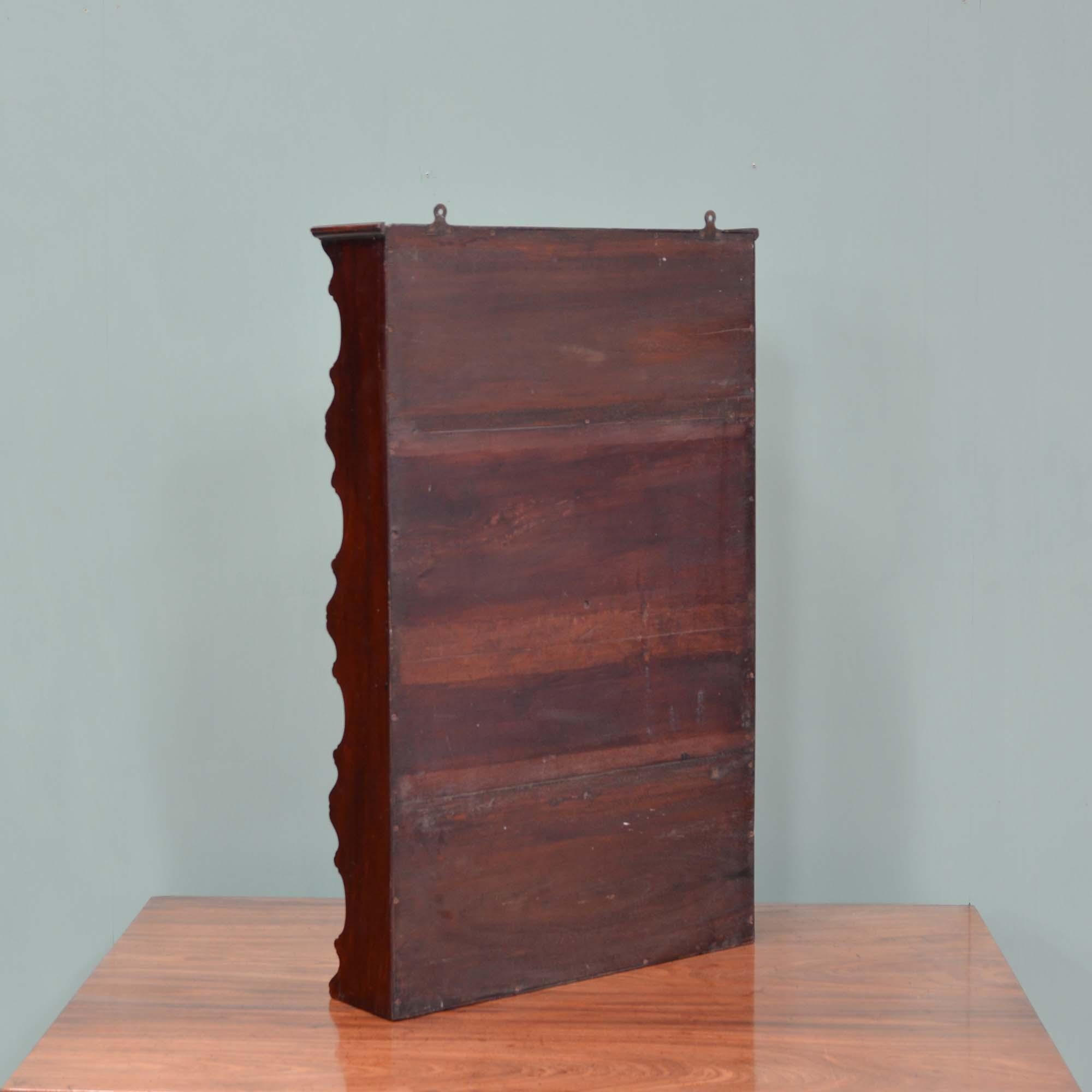 Georgian mahogany hanging shelves For Sale 4