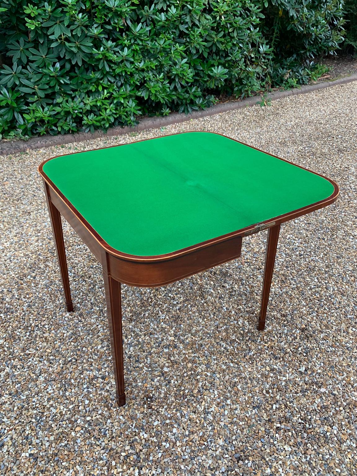 Georgian Mahogany Inlaid D-Shaped Card Table In Excellent Condition In Richmond, Surrey