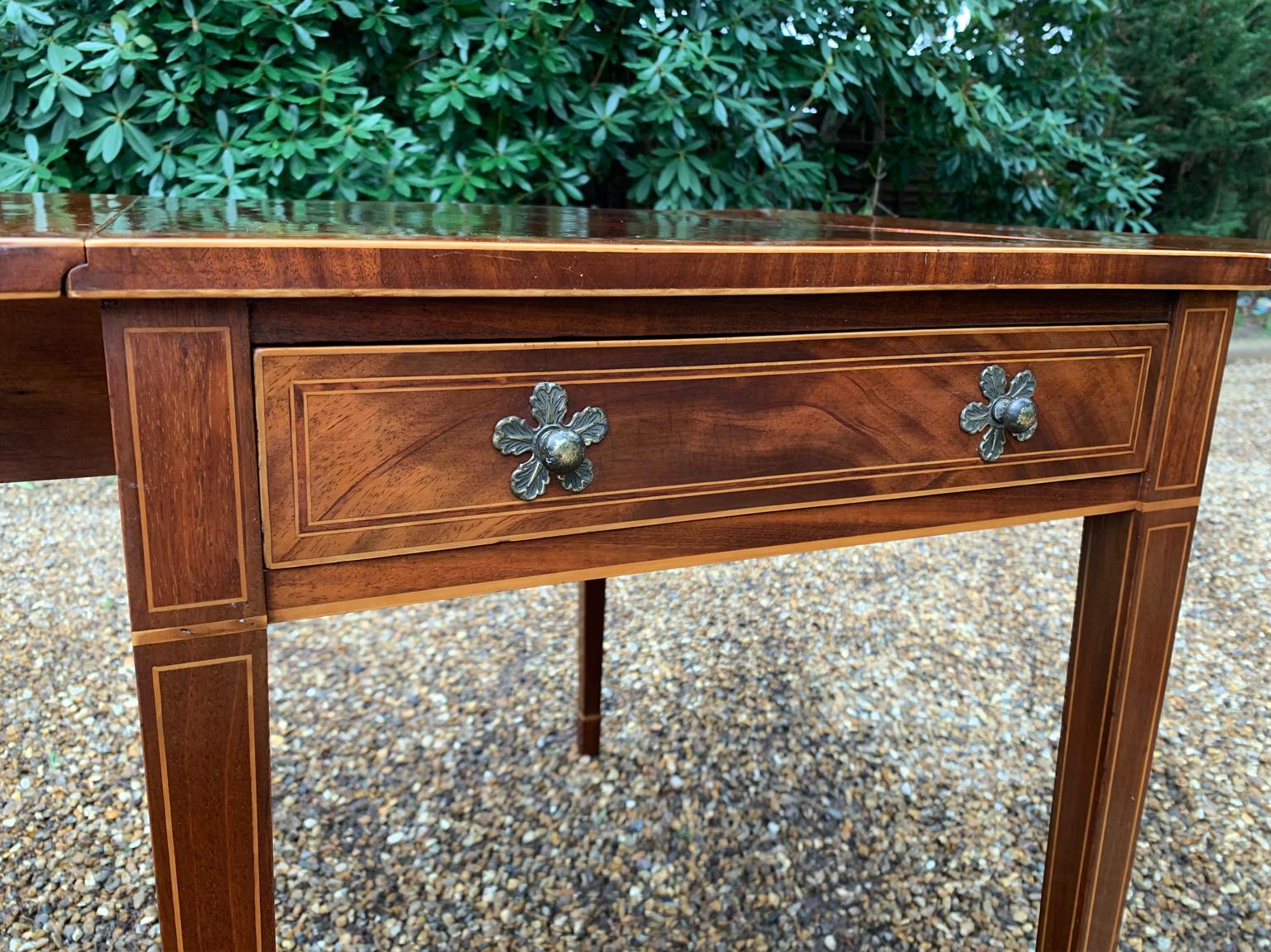 Georgian Mahogany Inlaid Pembroke Table 3