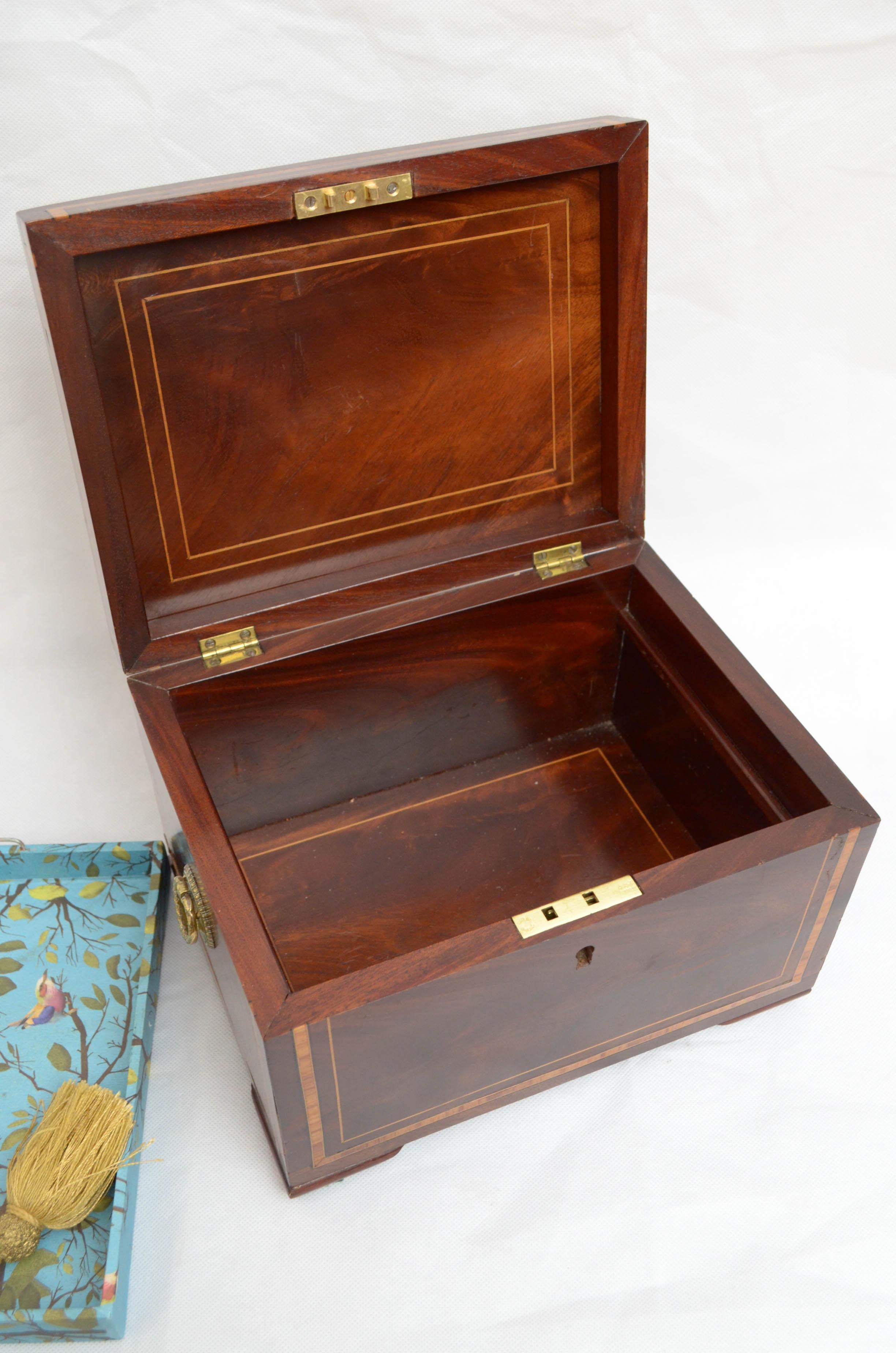 Georgian Mahogany Jewelry Box with Tray In Good Condition In Whaley Bridge, GB