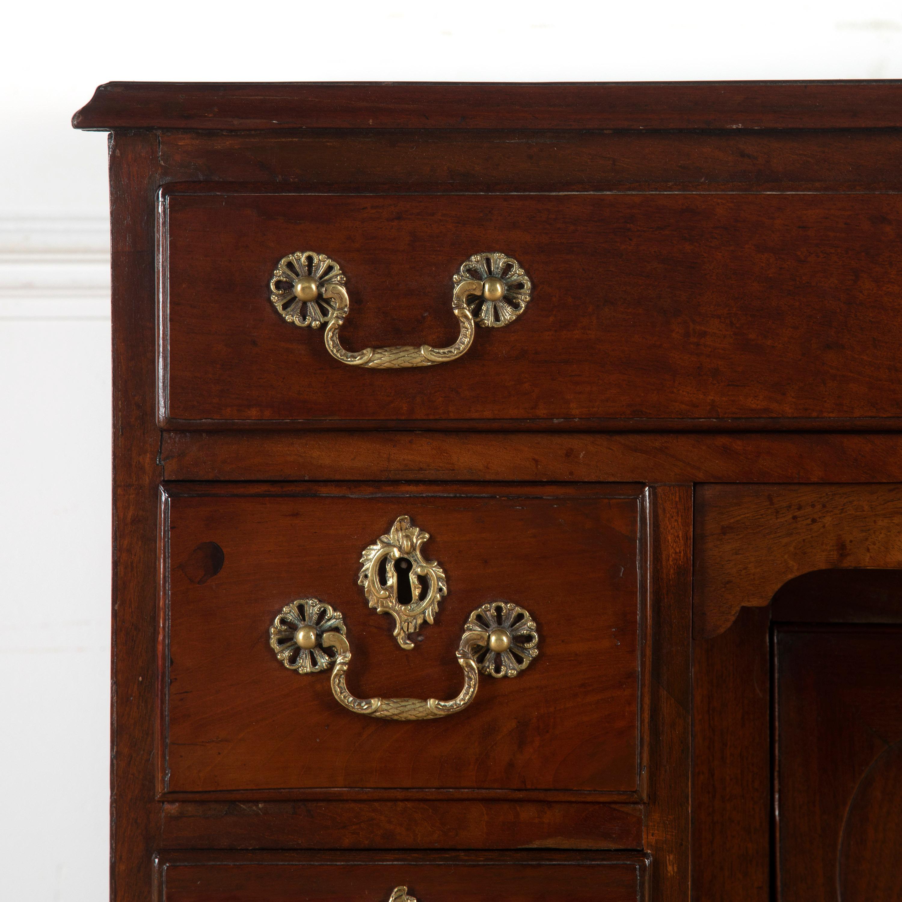 Georgian Mahogany Kneehole Desk 1