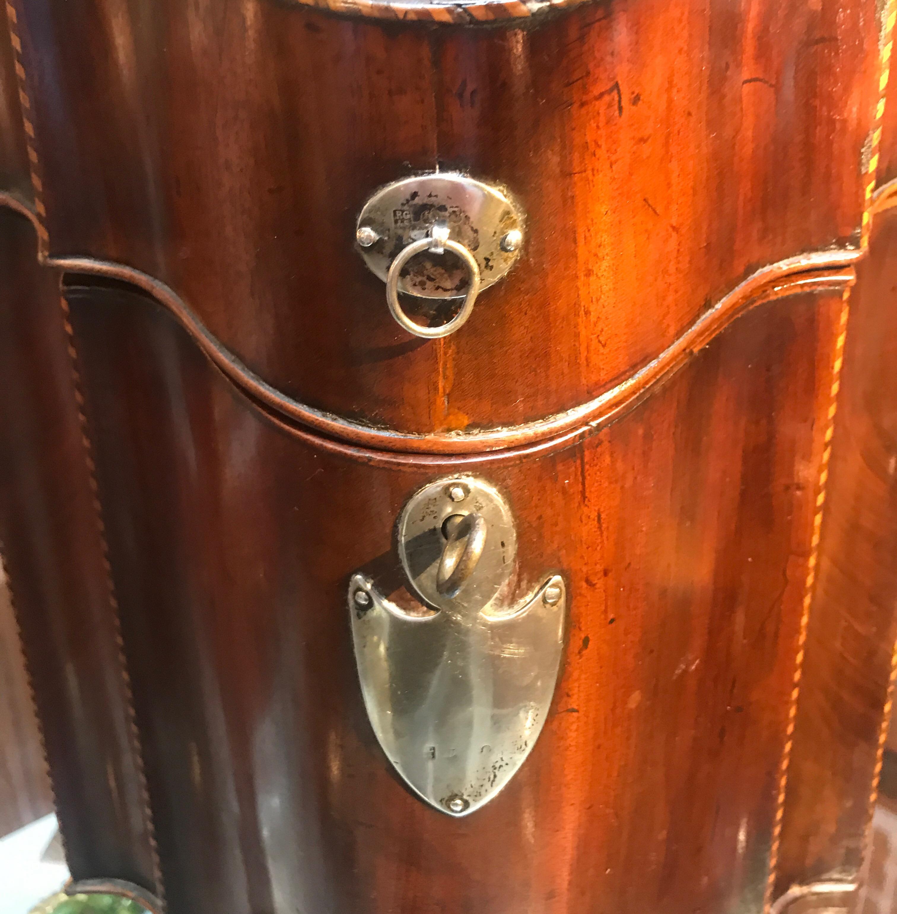 Georgian Mahogany Knife Box with Sterling Mounts In Good Condition In Lambertville, NJ