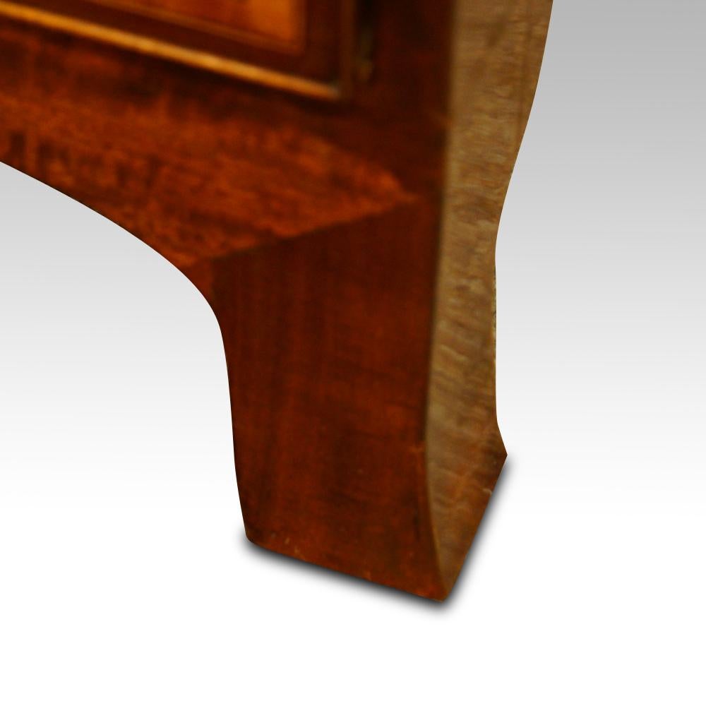 Georgian Mahogany Linen Press 4