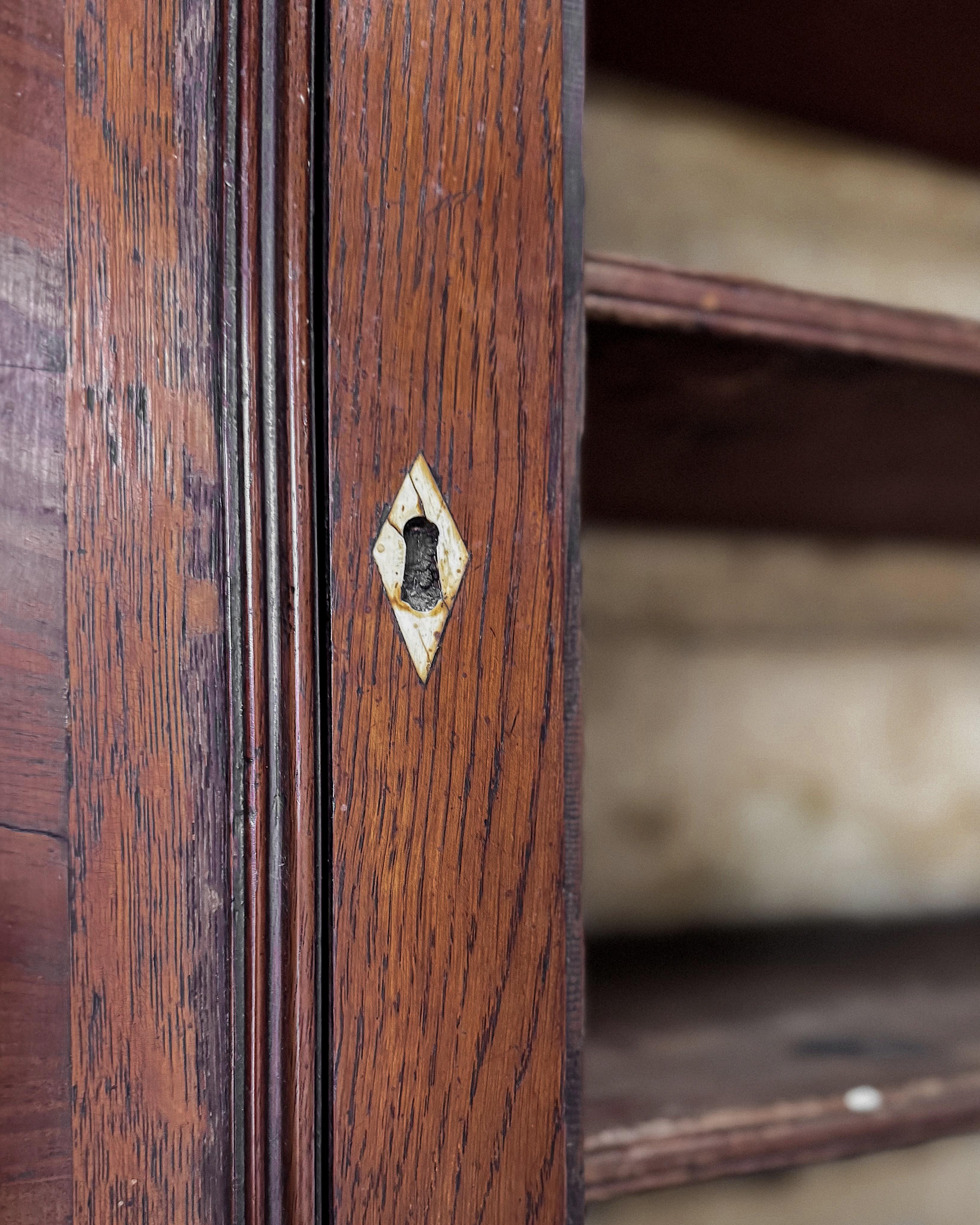 Georgian Mahogany Linen Press 9
