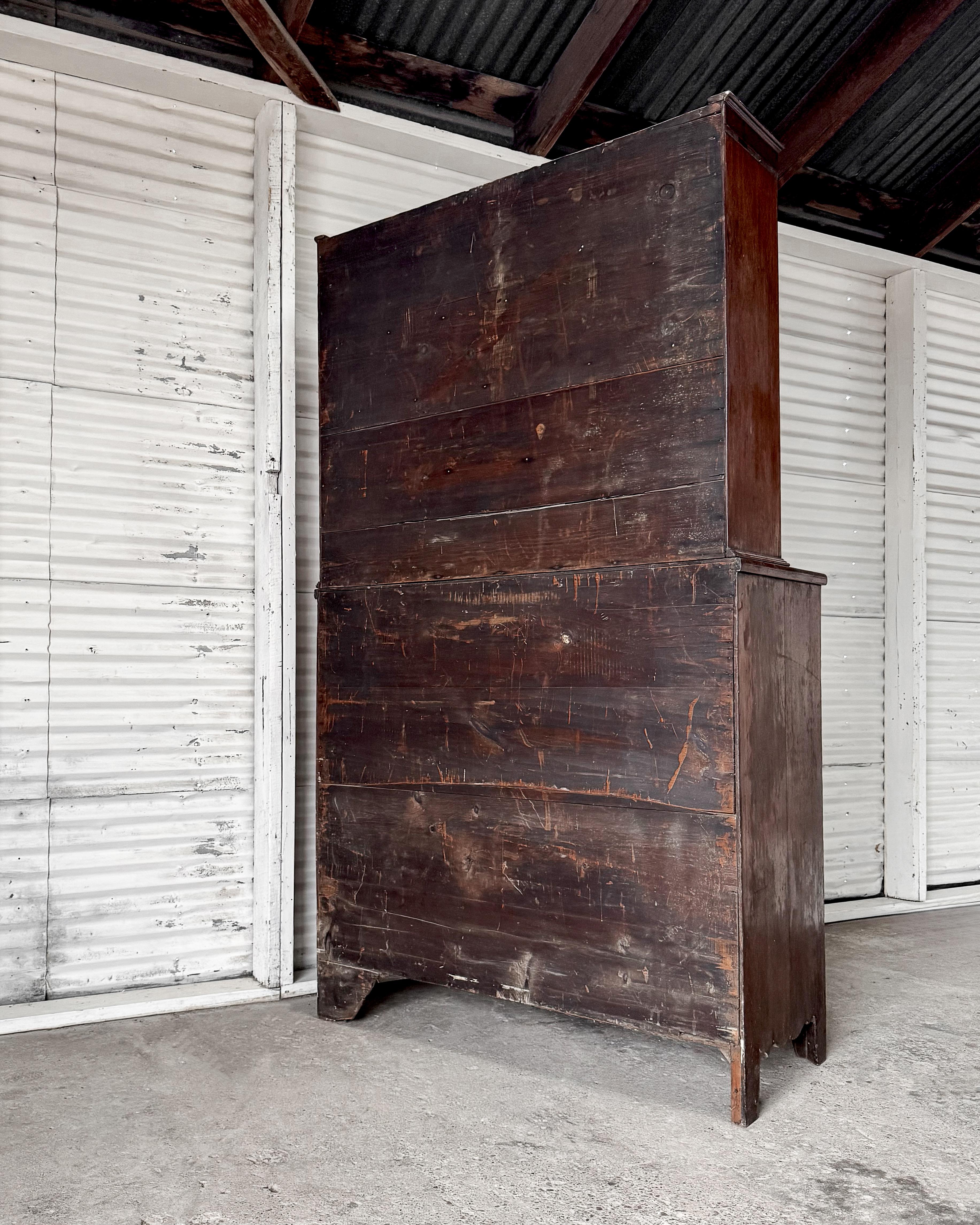 Georgian Mahogany Linen Press 15