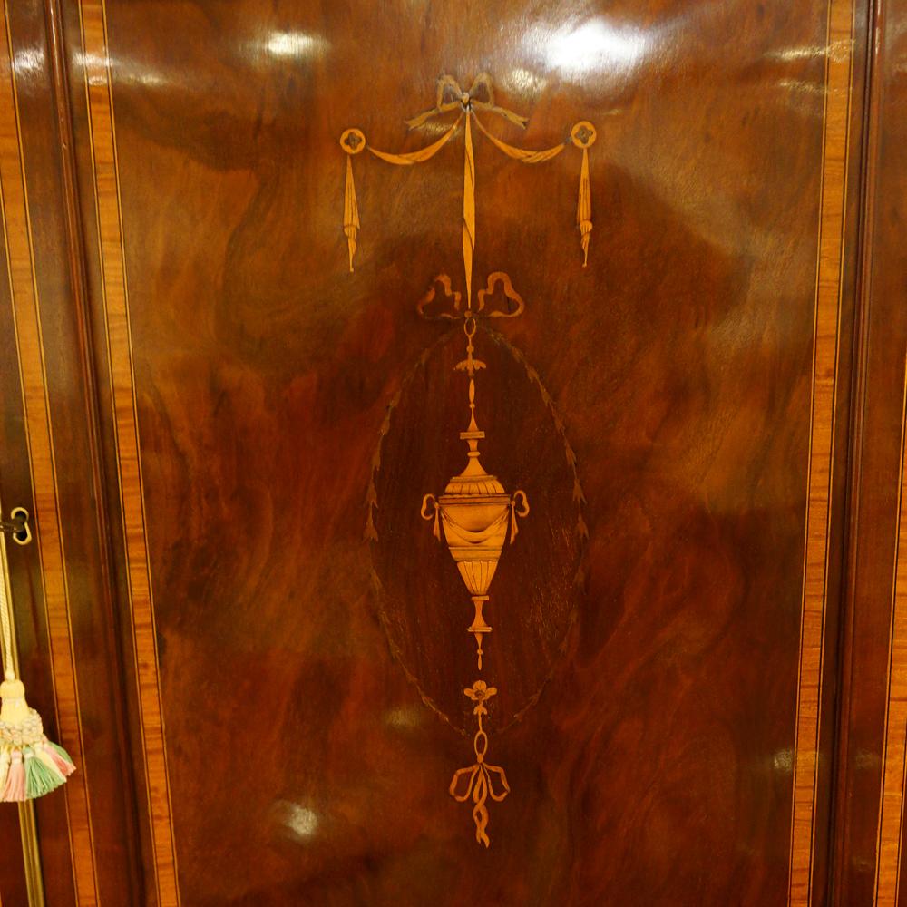 Early 19th Century Georgian Mahogany Linen Press