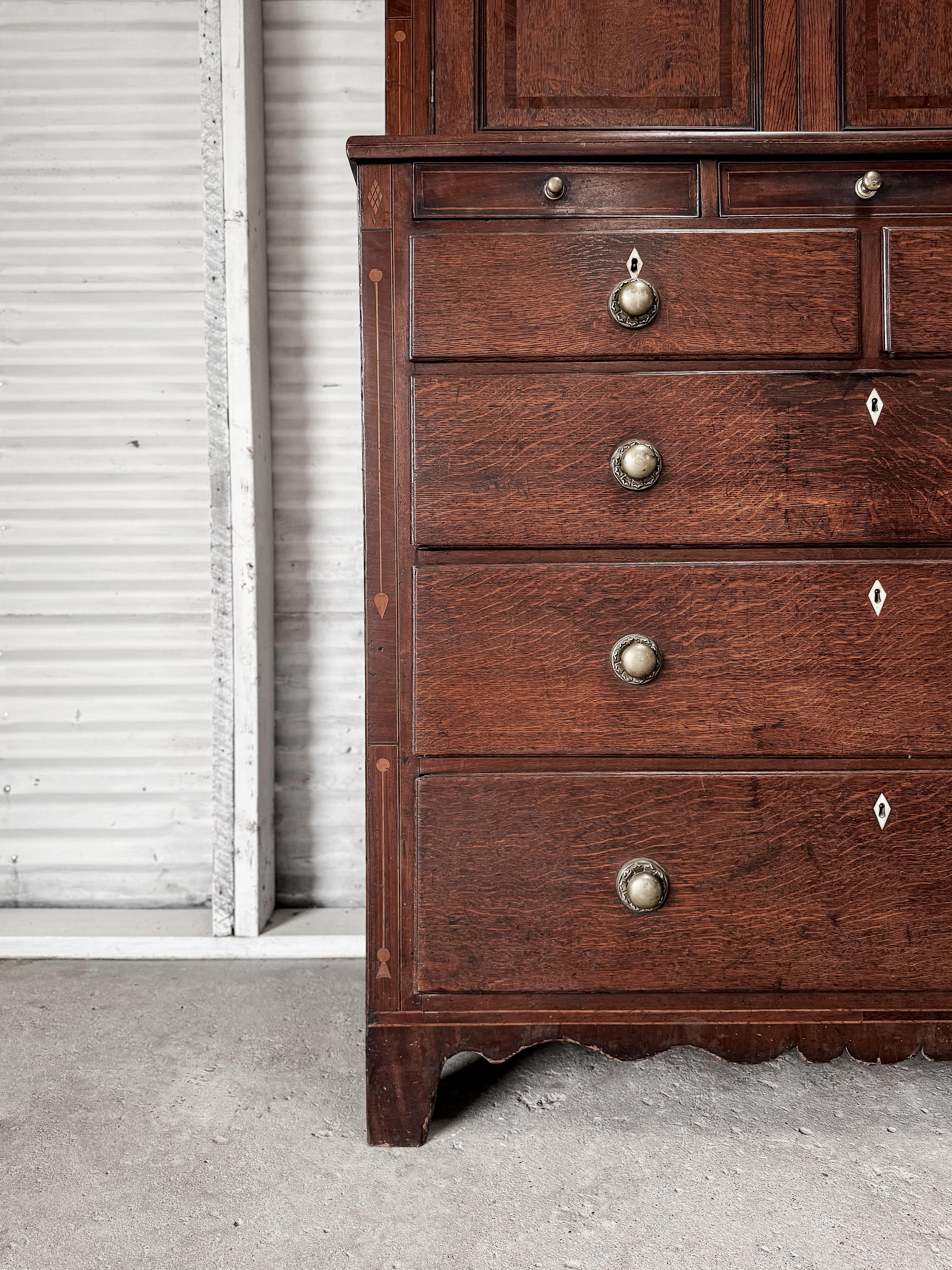 Georgian Mahogany Linen Press 1