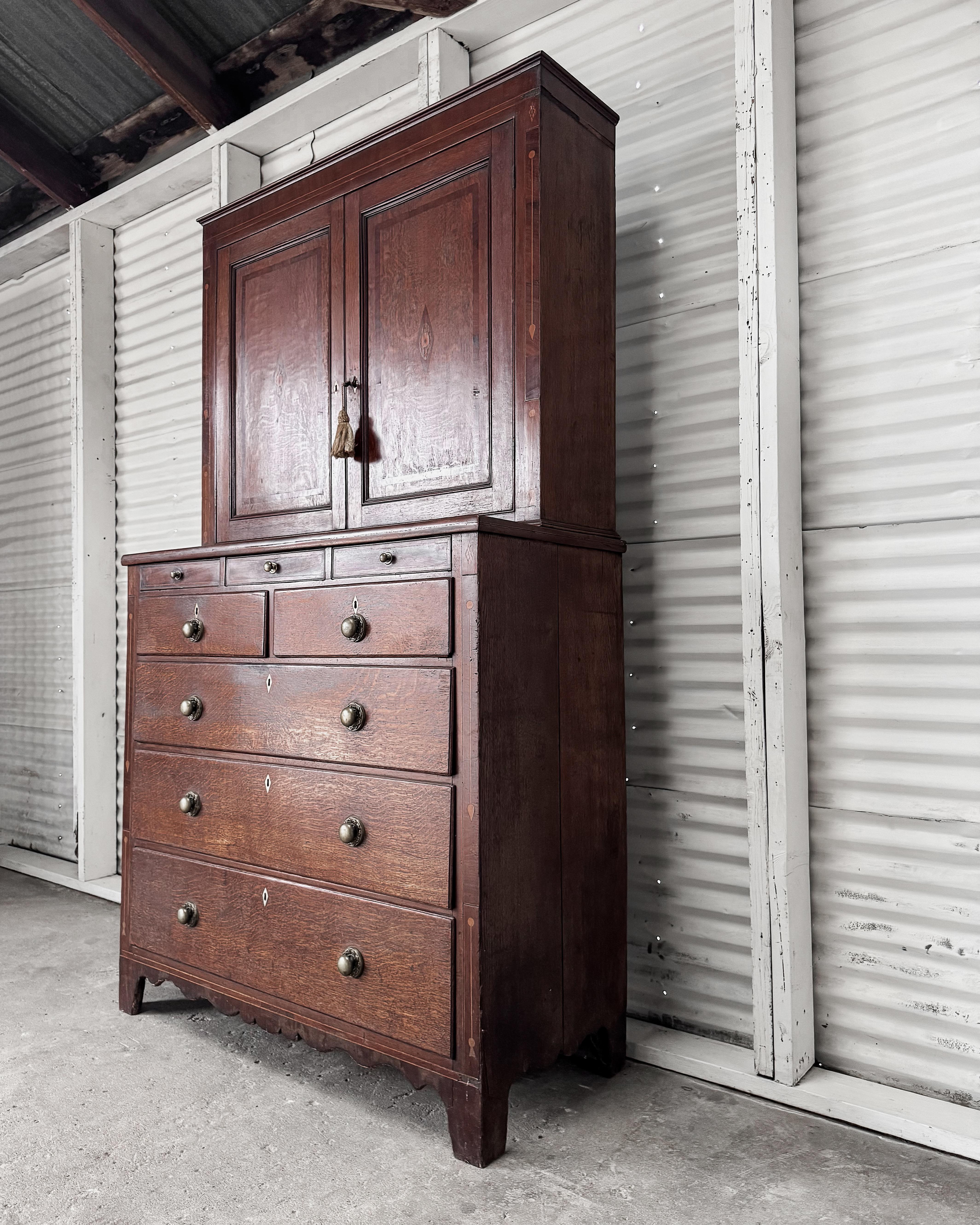 Georgian Mahogany Linen Press 2