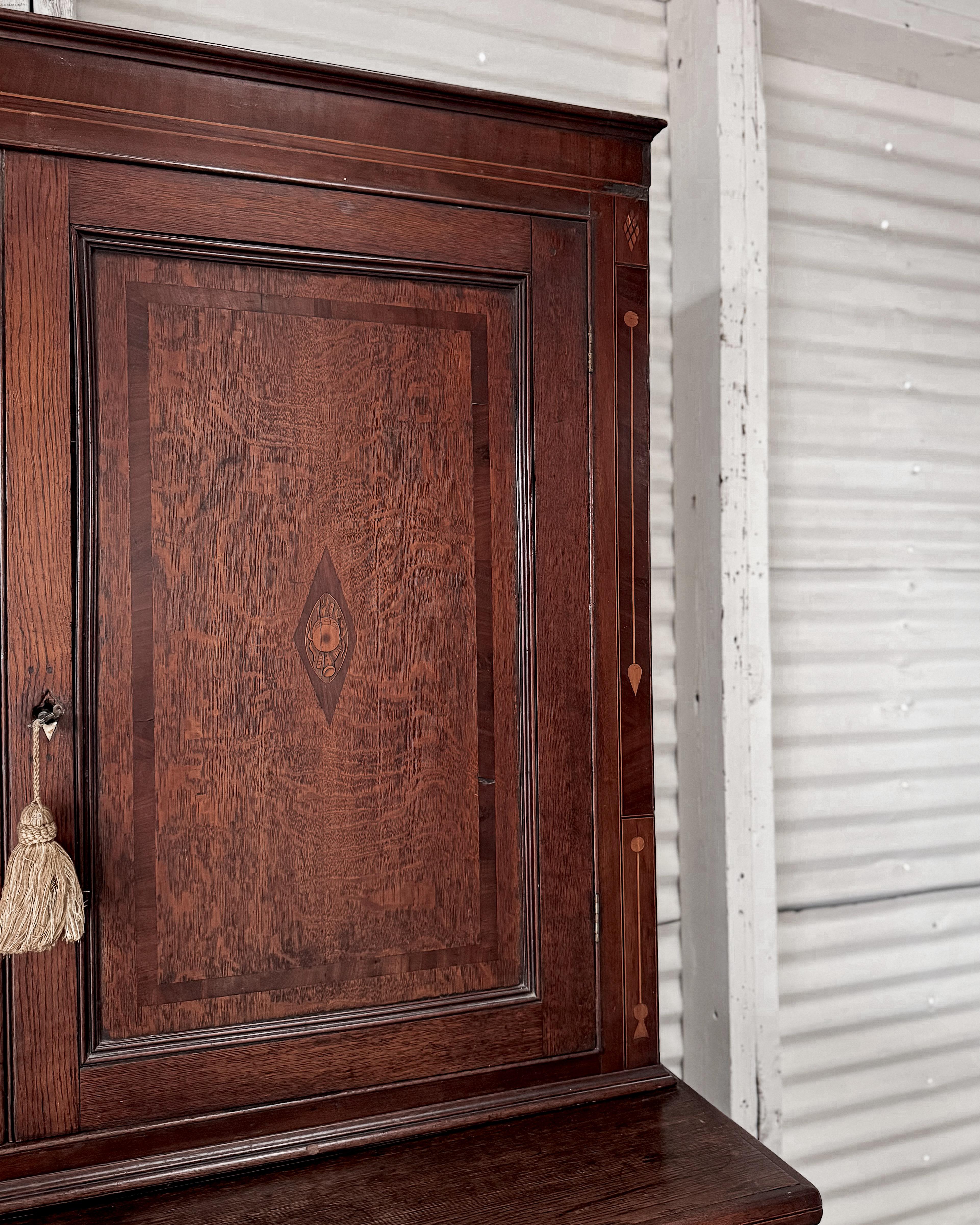 Georgian Mahogany Linen Press 4