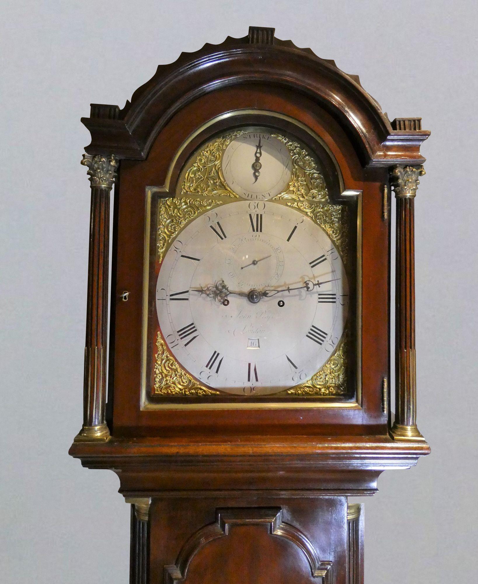 Horloge de parquet géorgienne en acajou par John Ross, Londres Bon état - En vente à Norwich, GB